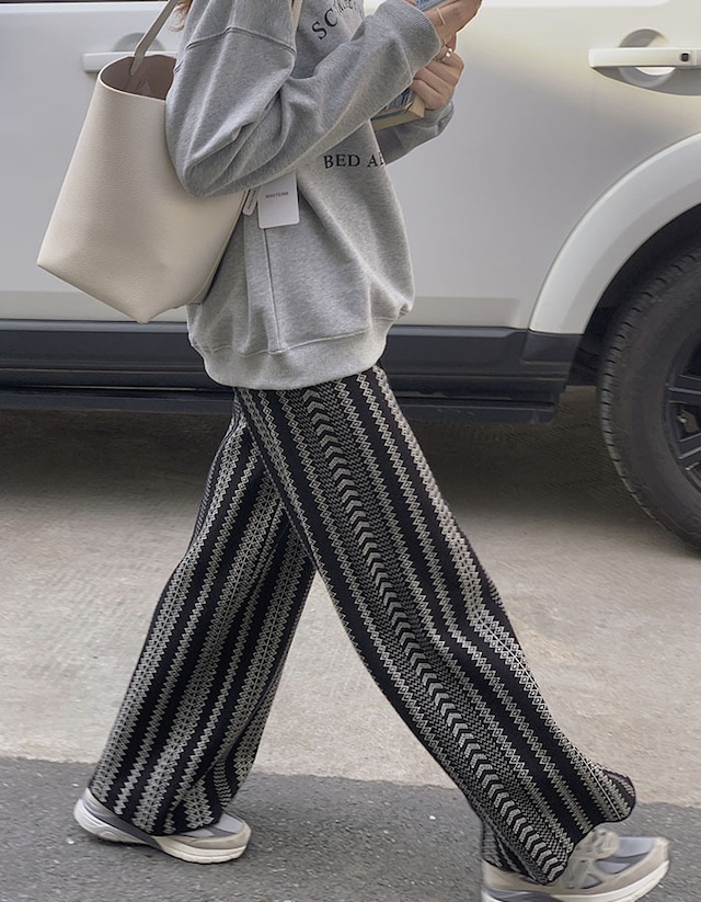 stripe pattern pants (black)