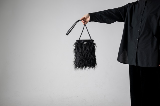 (WEB限定)  NEJIRI：clutch bag. black