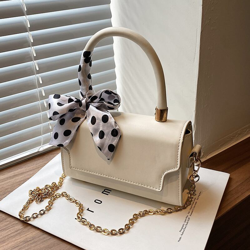 チェーン サマーレッドスカーフ 夏物 シルク スクウェア メッセンジャーバッグ Tiancai_Wing_Bag91832652773