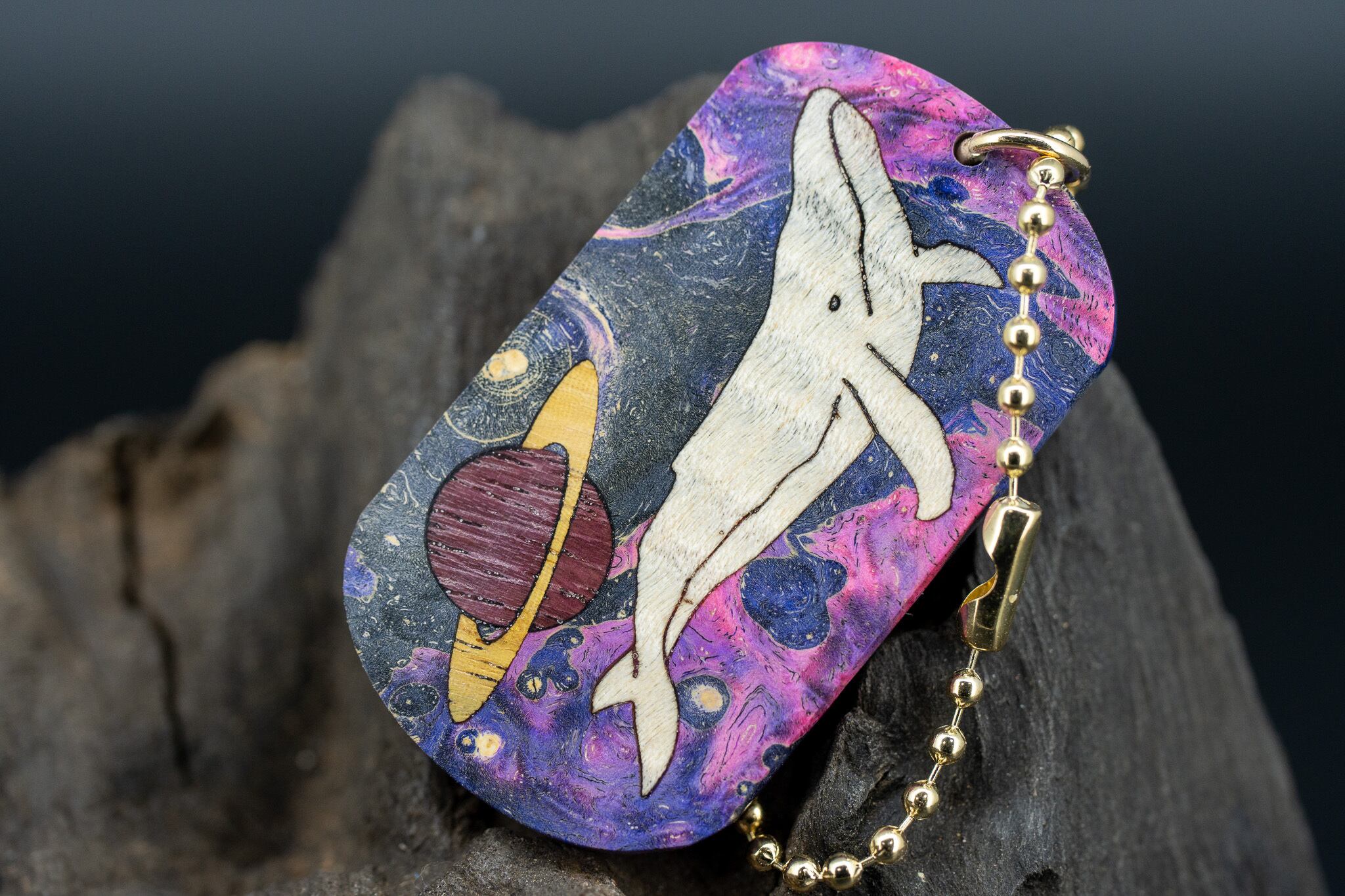 【カナダの象徴】ハードメープル スタビライズウッド ドッグタグ 木象嵌 勇魚と惑星