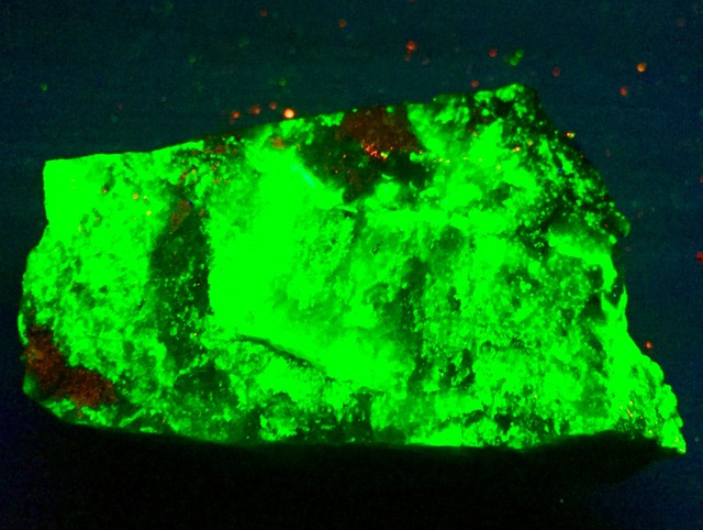 25) 蛍光鉱物