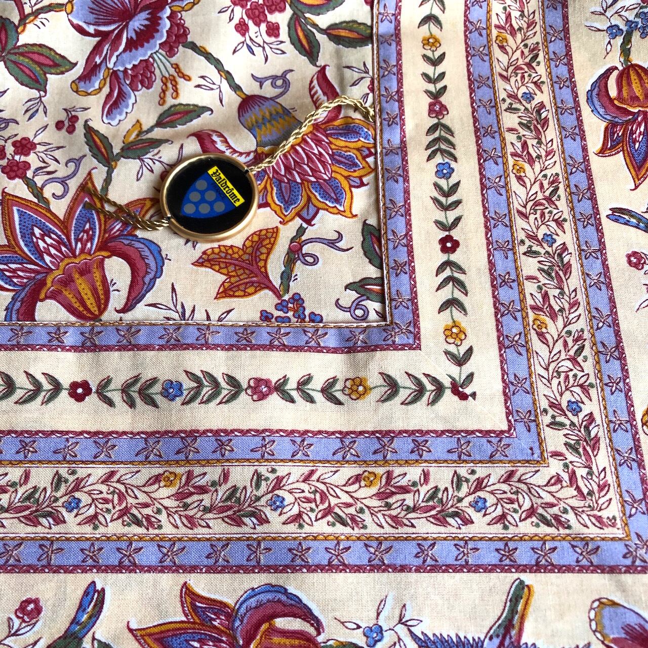 テーブルクロス160x160 南仏プロヴァンス 直輸入 ヴァルドローム 薄