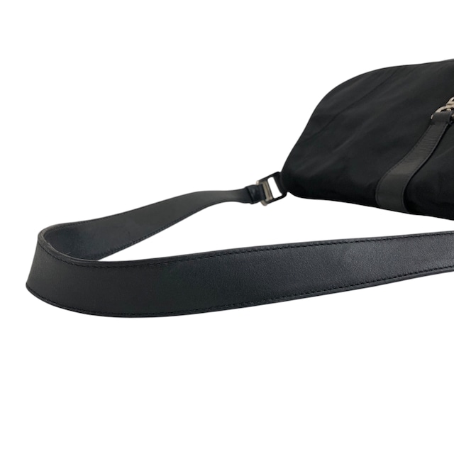 PRADA プラダ ショルダーバッグ ブラック フロントバックル トライアングルロゴ ナイロン ワンショルダーバッグ vintage ヴィンテージ オールド dwjuwu