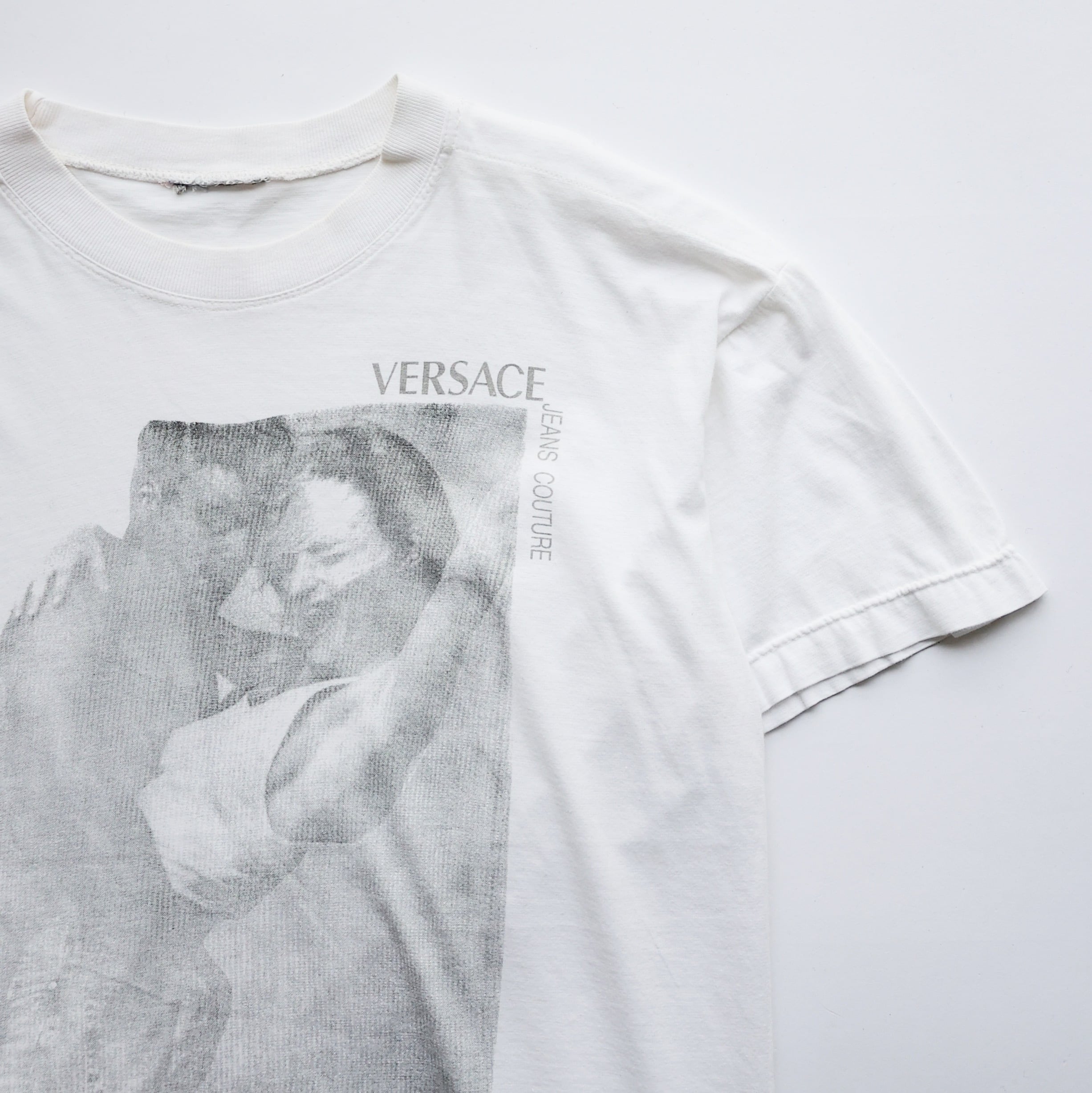 VERSACE JEANS COUTURE PHOTO BY RICHARD AVEDON TSHIRT | CLIMB VERSACE JEANS COUTURE PHOTO BY RICHARD AVEDON TSHIRT | CLIMB