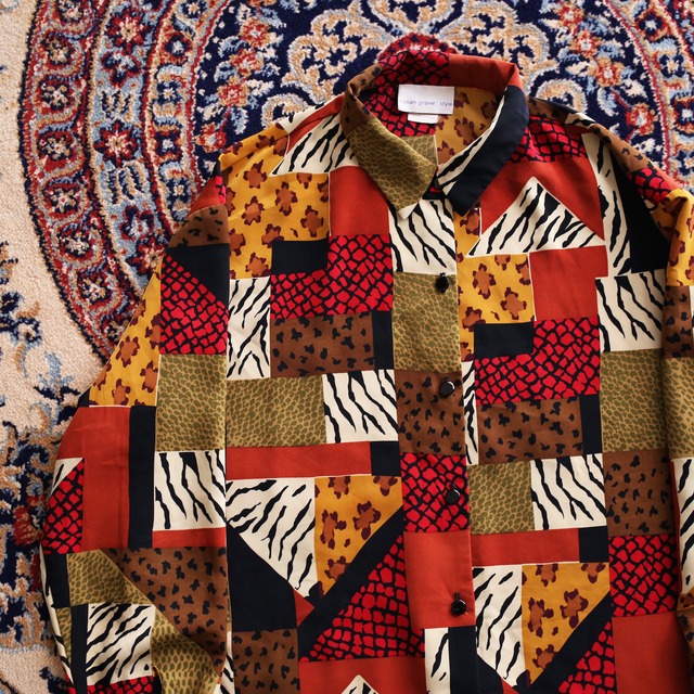 multi panel graphic pattern l/s shirt