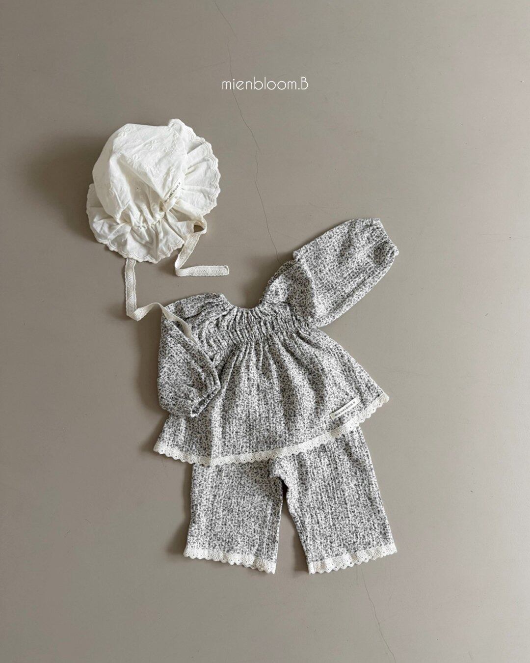 送料無料【予約】/ kids水彩画ブラウス / mienbloom
