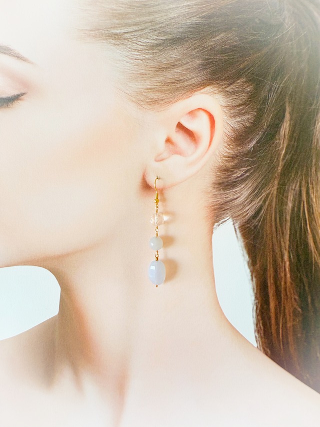 《初秋のペールブルー》ブルーカルセドニー ネックレス＆ピアスセット