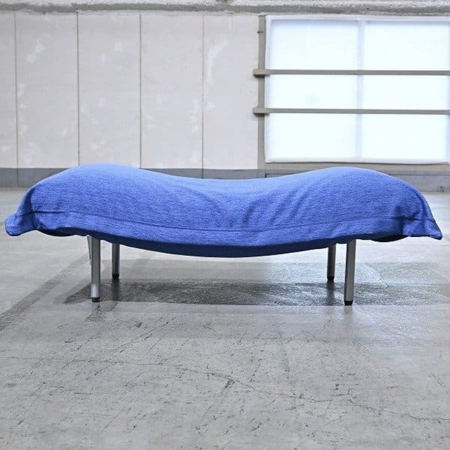 ligne roset 10万「CALIN/カラン」パフ パスカルムールグ オットマン スチールレッグ フランス チェア 足置き リーンロゼ【 中古家具/中古インテリア/USED家具ユーズド家具/リサイクル】