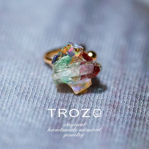 【012 Water Lilies Collection】 Integration Ear Cuff エメラルド × オパール × スピネル × ブラックオパール 鉱物原石 イヤーカフ 天然石 アクセサリー (No.3756)