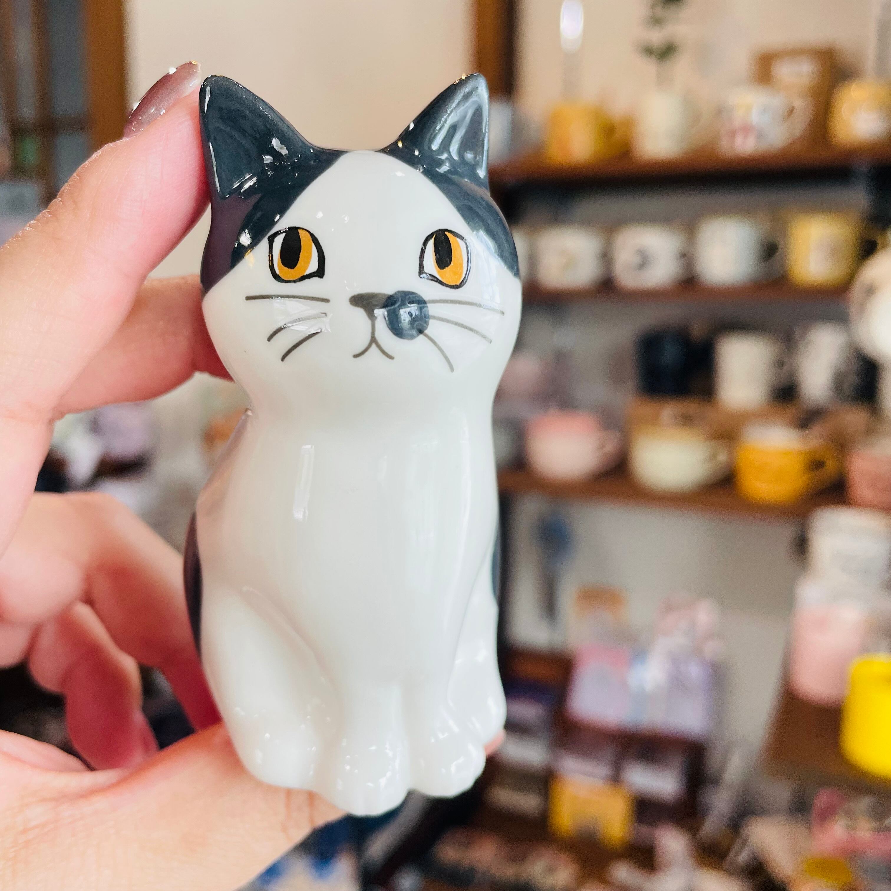 フラワーベース｜ ペンスタンド｜ハチワレこねこA　猫 ねこ ネコ 猫雑貨 ねこモチーフ 猫グッズ ネコ柄 花瓶 花器 花びん フラワーベース 置物 オブジェ フラワーアレンジ ペン立て ペンスタンド 陶器 かわいい おしゃれ レディース プレゼント 贈り物 ギフト