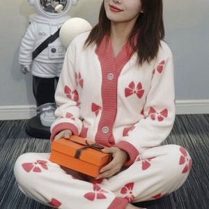 フリース パジャマ ルームウェア セットアップ レディース 春秋冬 韓国 部屋着 上下セット 大人 かわいい フェミニン おしゃれ きれいめ リボン柄 フリースパジャマ 長袖 暖かい リラックス 大人可愛い 大人女子