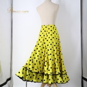 フラメンコ 衣装 ファルダ スカート イエロー系 水玉 ドット柄 黄 黒 ボランテ フリル 鮮やか ボリューム イベント ステージ 練習 レッスン 華やか かわいい ダンス衣装 ブラック系
