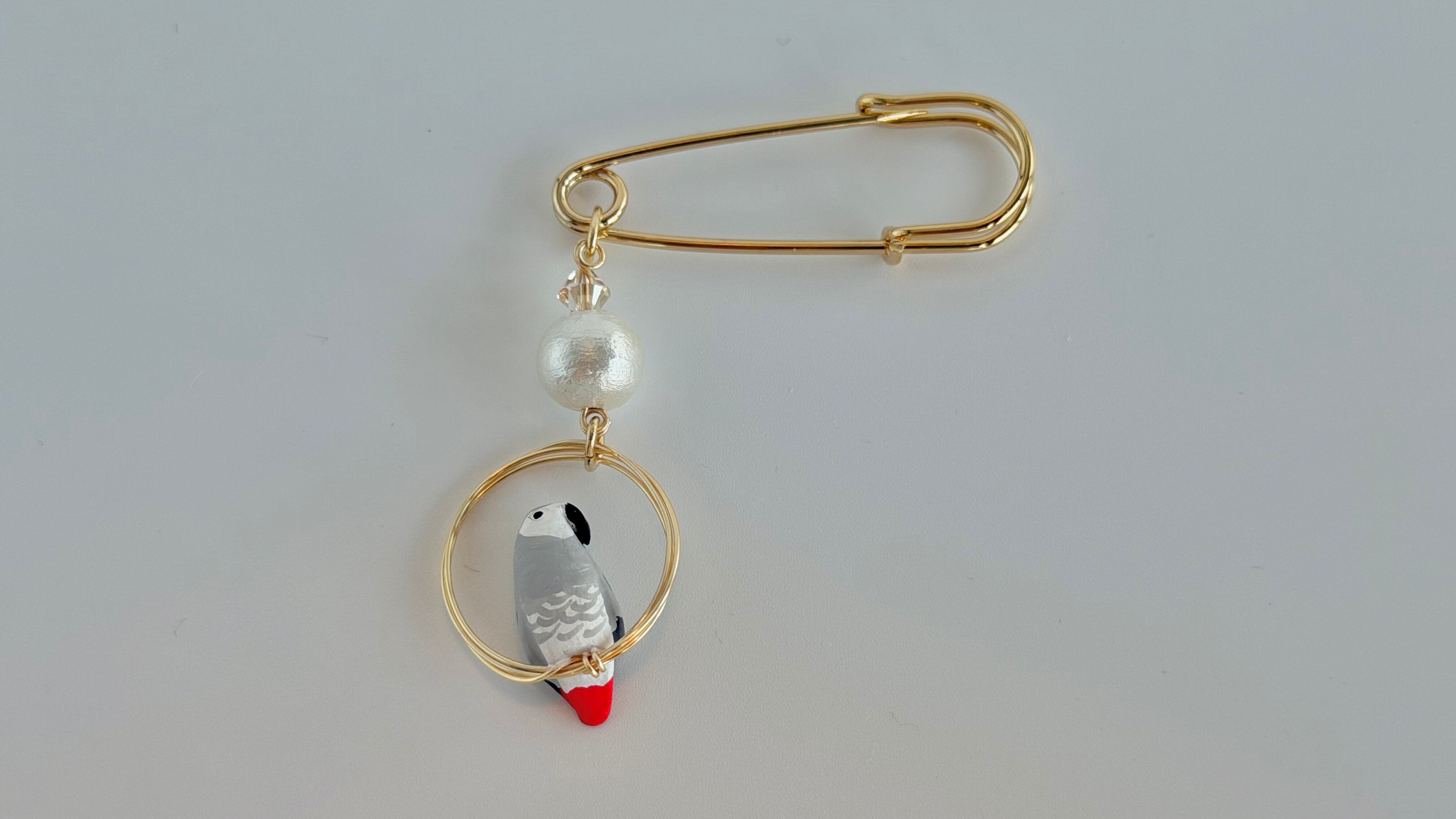 ヨウムのコットンパール付ペンダント