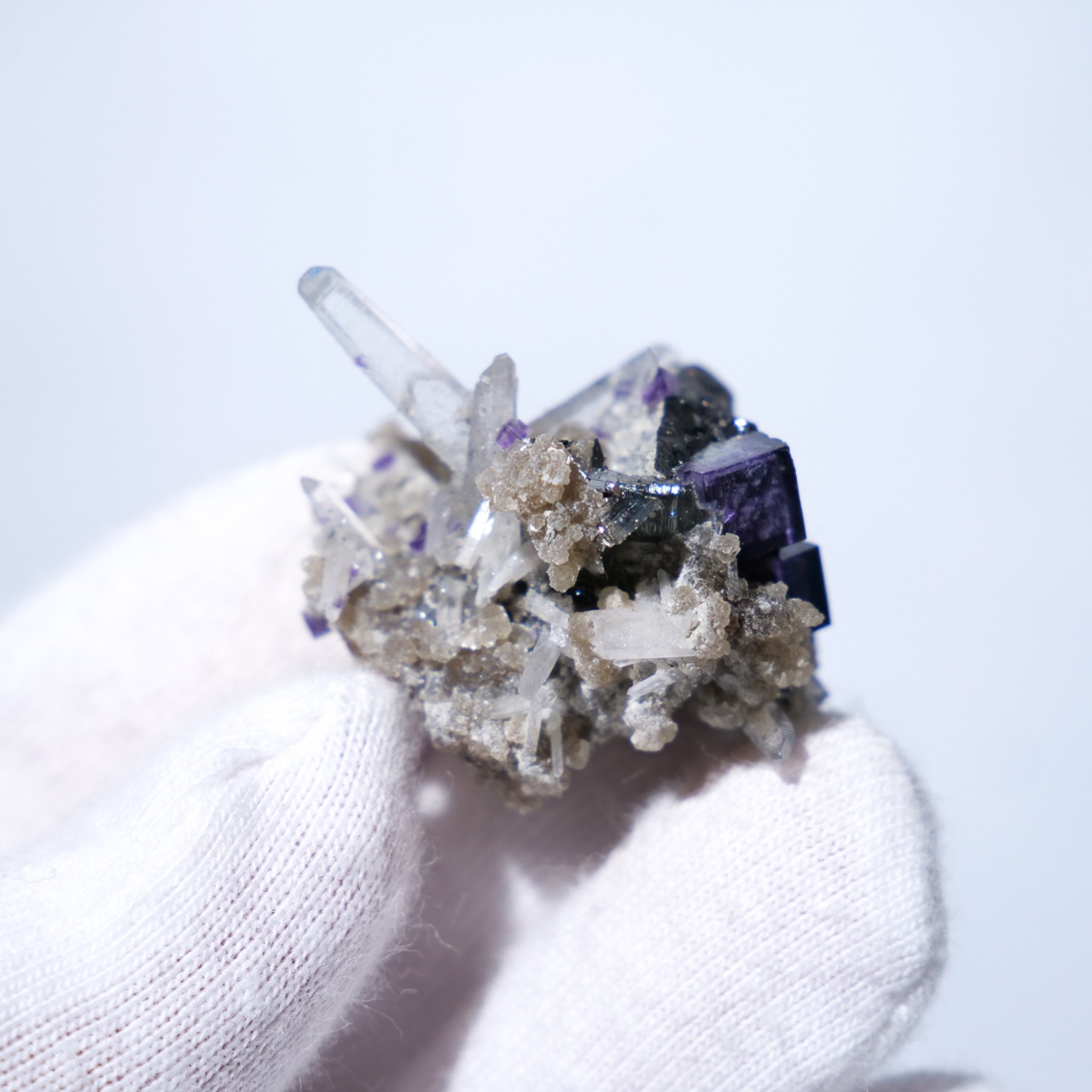 ヤオガンシャン産 フローライト ブラックトルマリン クォーツ 共生 / 原石 標本【H_2】