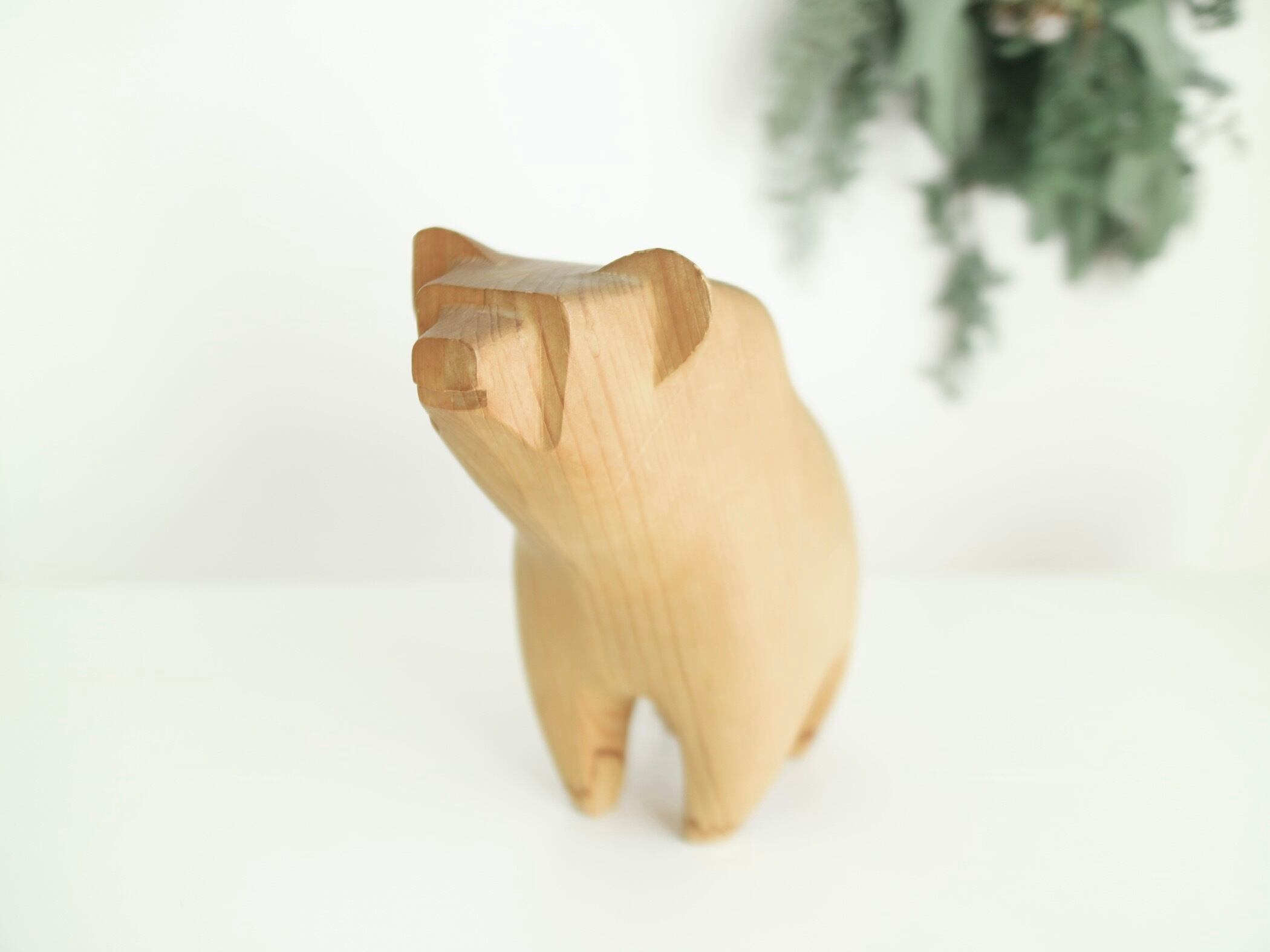 スウェーデンで見つけた木彫りのクマオブジェ No.5668 | Taloni 〜北欧