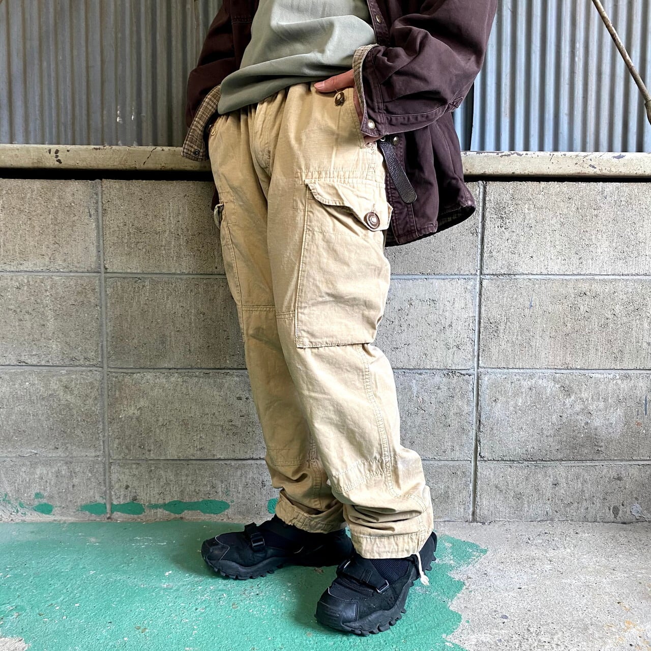 メンズ長袖ロンTポロシャツ黒グレー　ストライプBRITISH KHAKI