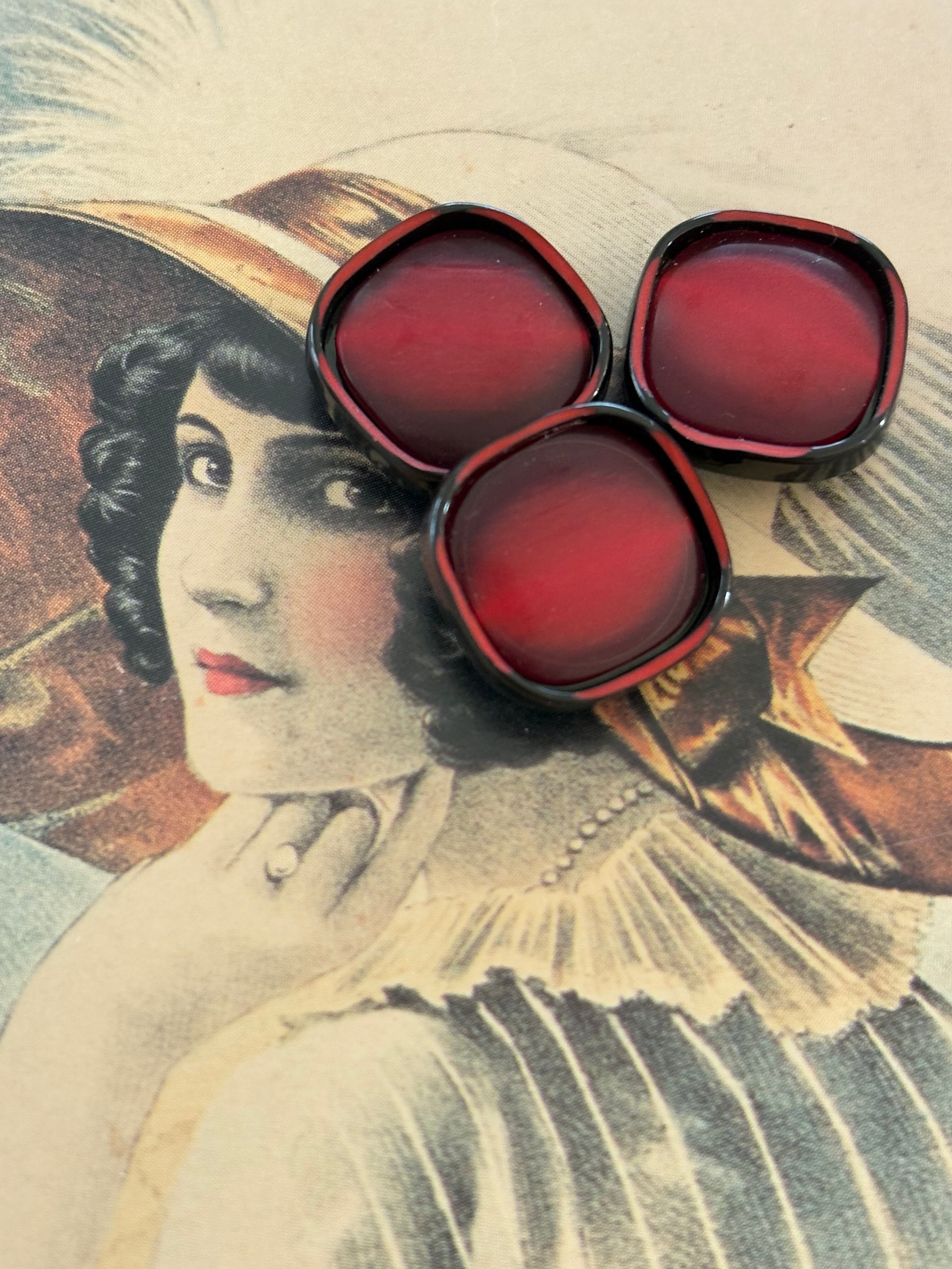 Japanese Vintage ボタン 15mm レッド系 スクウェア カボション 昭和レトロ アクセサリーパーツ 装飾材 カルトナージュ