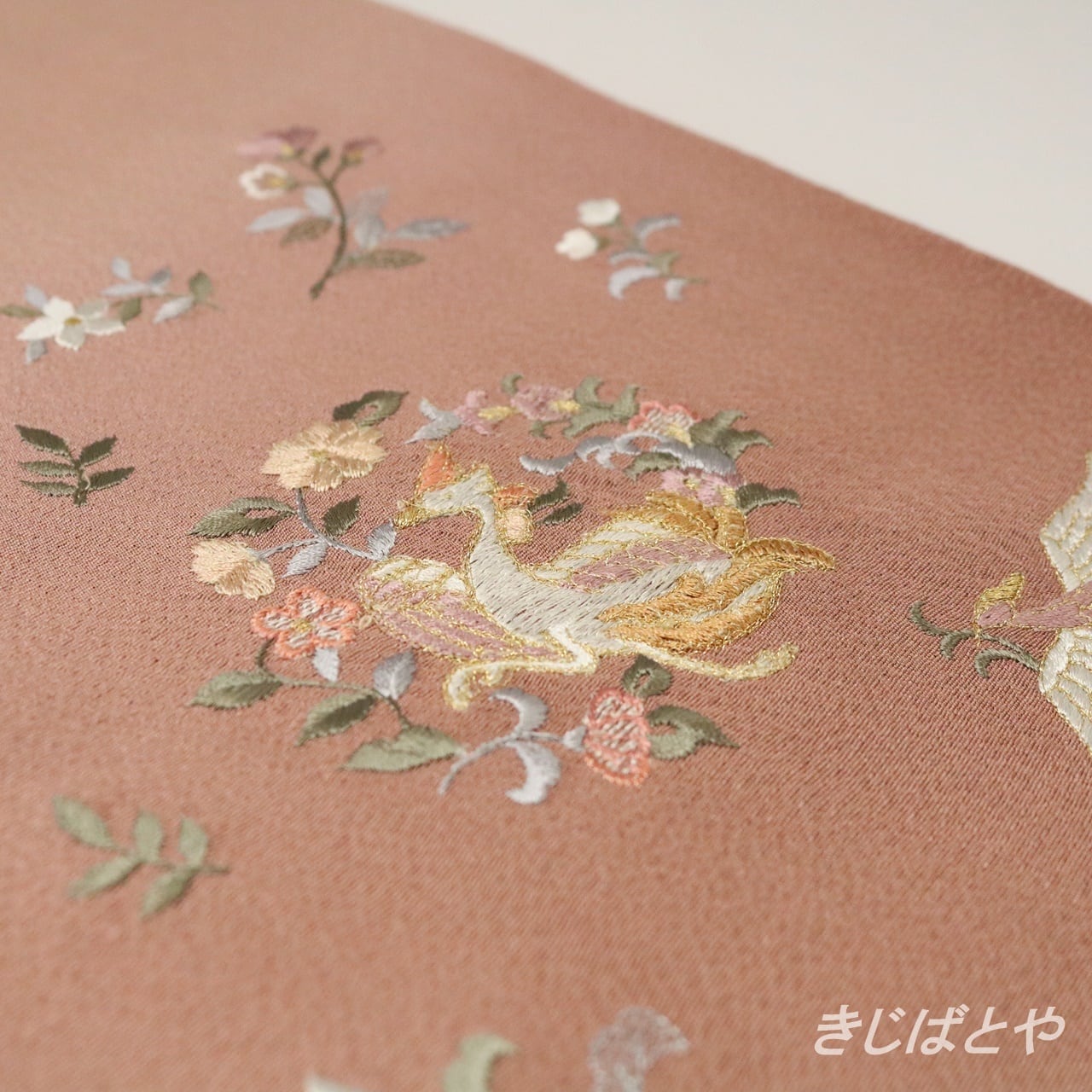 N様ご予約品】正絹ちりめん 桜鼠に鳳凰の刺繍の付け下げ 袷 | きじばとや
