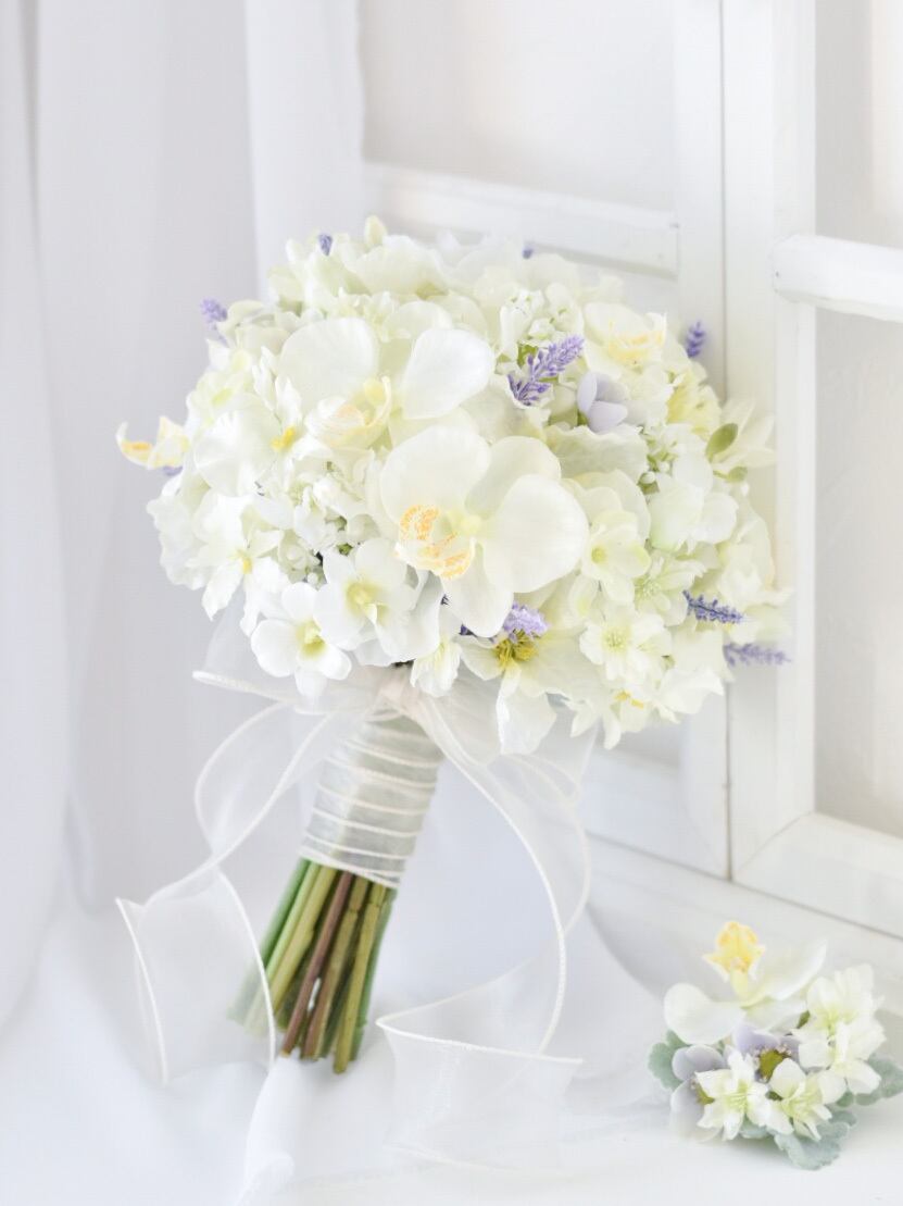 白い小花と胡蝶蘭のブーケ C032 ウェディングブーケ専門店 Plump 幸せのウェディングブーケ 白い小花と胡蝶蘭のブーケ C032 ウェディングブーケ専門店 Plump 幸せのウェディングブーケ