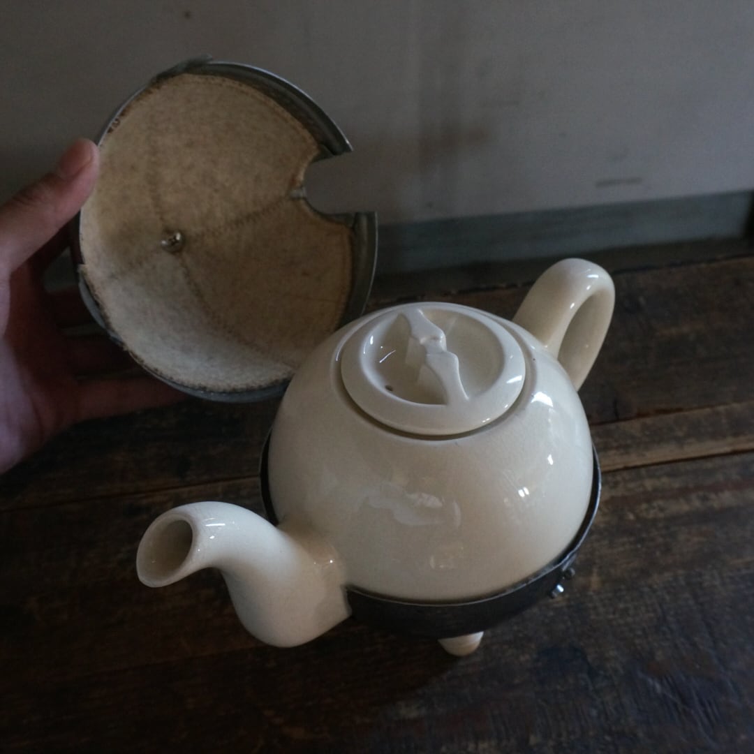 古いイギリスの陶器ポット