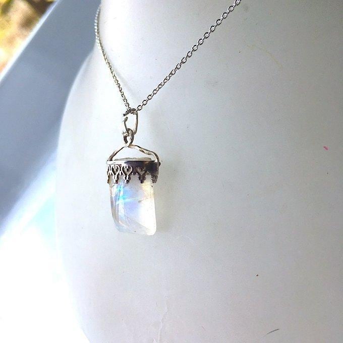 【一点物】✦6月の誕生石✦月と虹の柱✦⋆.·SV925✦レインボームーンストーンネックレス⋆.·✦no108