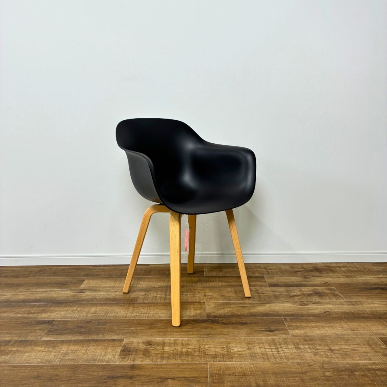 MAGIS SUBSTANCE armchair plywood legs SD5020 natural × black 1768 C マジス サブスタンス アームチェア プライウッド レッグス ナチュラル × ブラック デザイナーズ家具 保証あり【未使用品】【250サイズ】