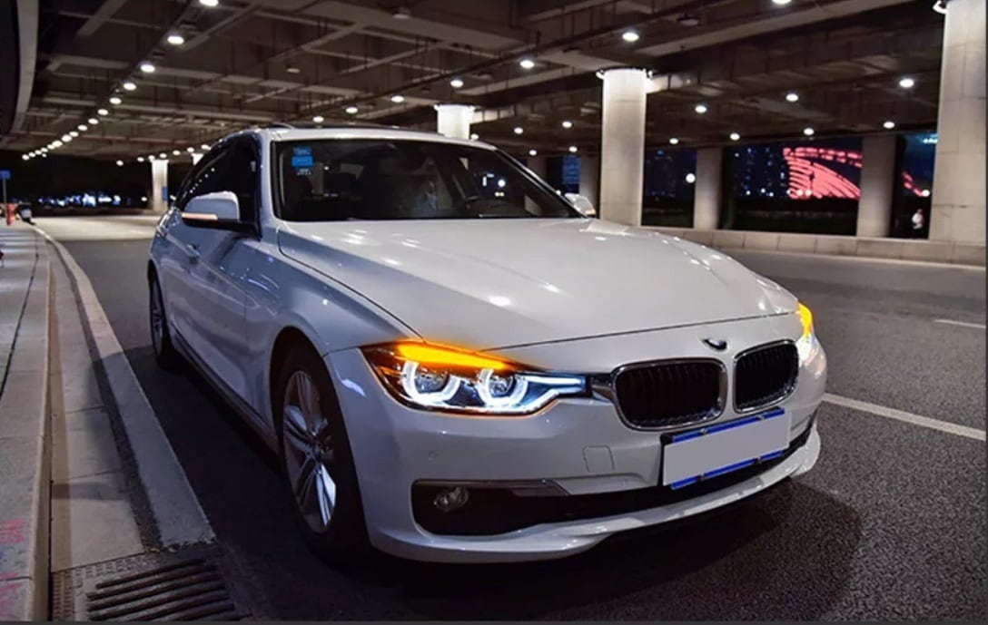 BMW 3シリーズ F30 F35 320i グレードアップLEDヘッドライト 左右