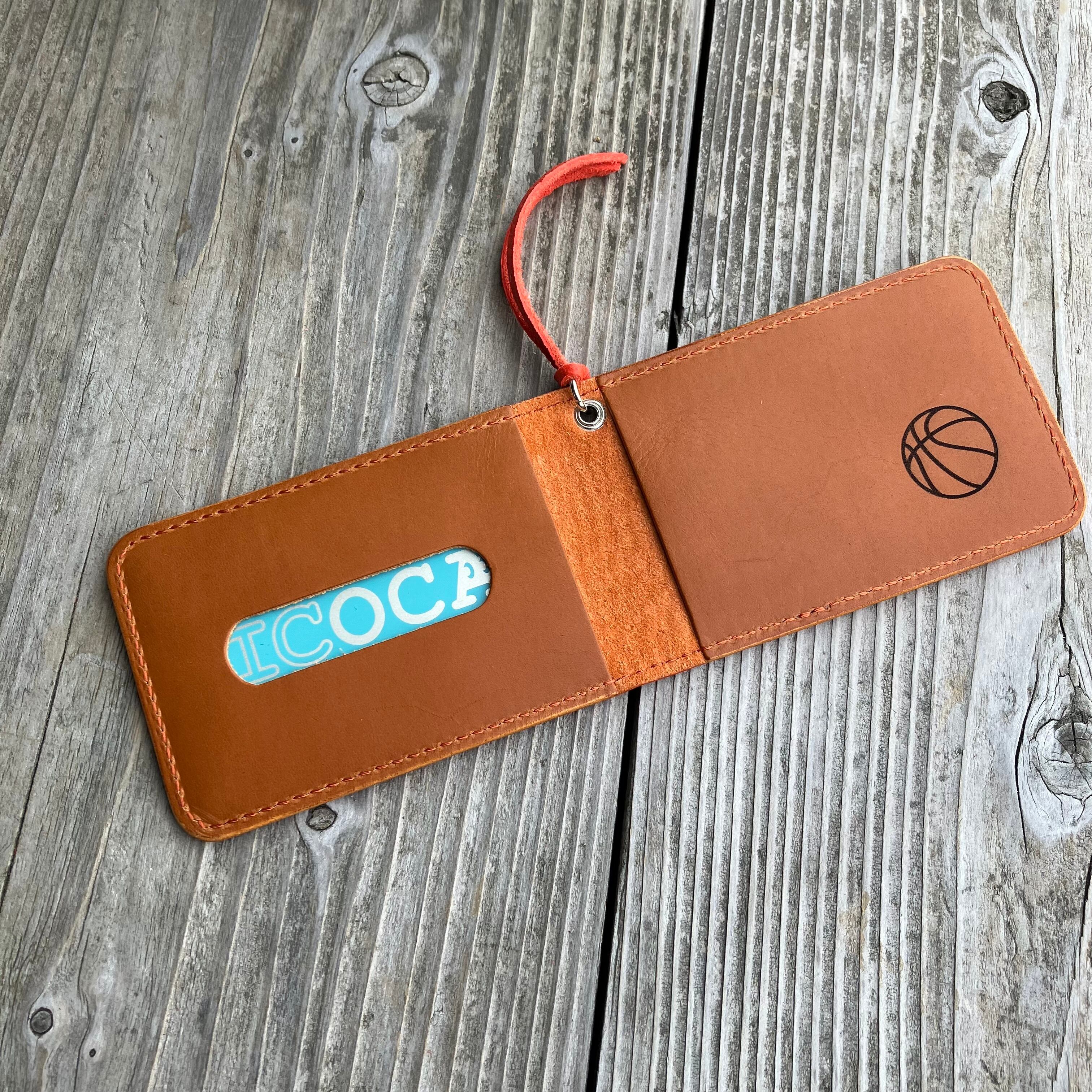 ドラゴンフライズ×広島ジビエレザー】鹿革二つ折りカードケース｜在庫