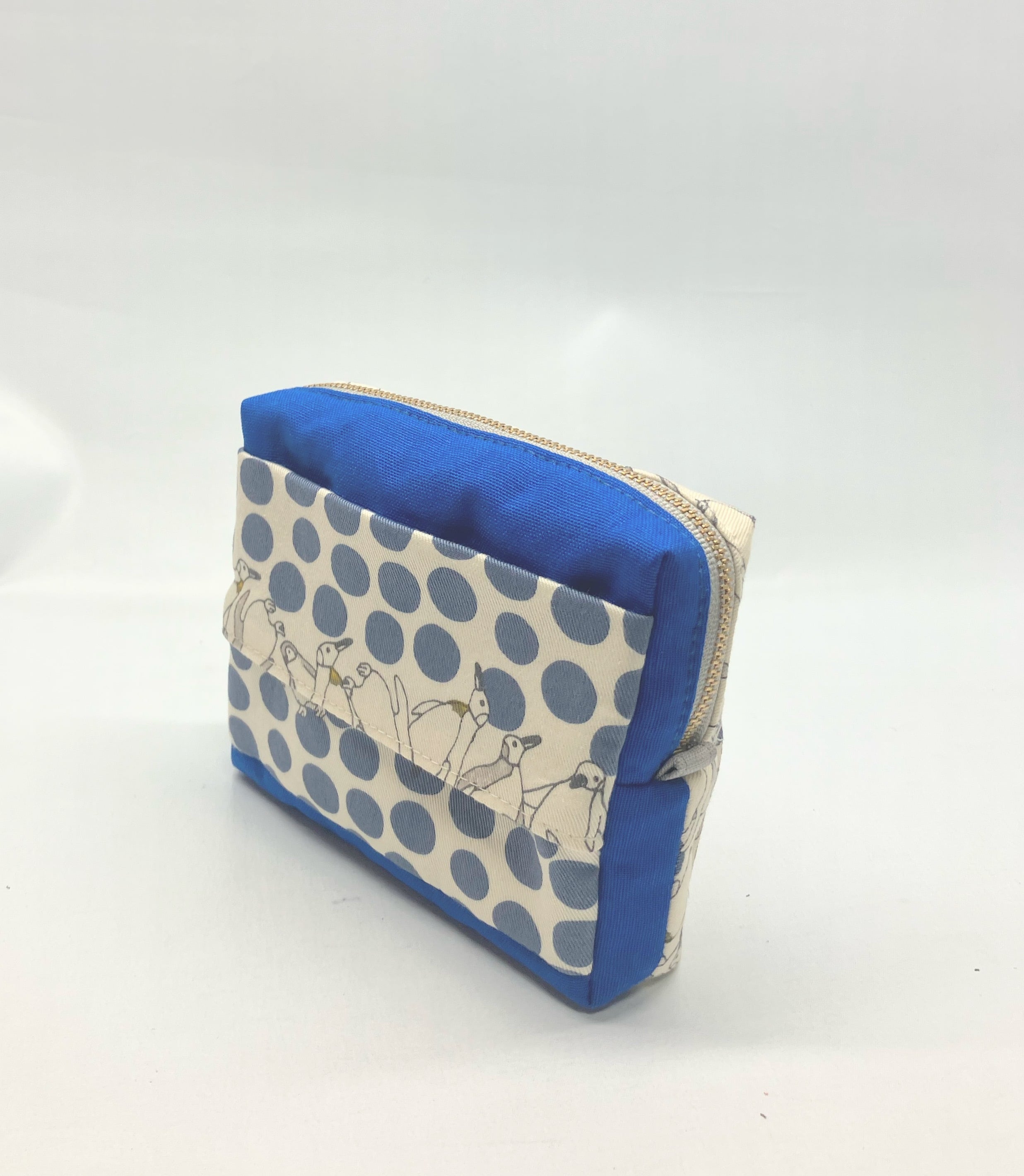 ポケットティッシュケース　三角ポーチ e71ed3d55ee42443b13602aad8eb6a