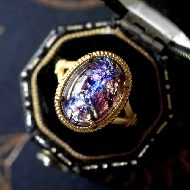 M Amethyst Opal Glass Ring