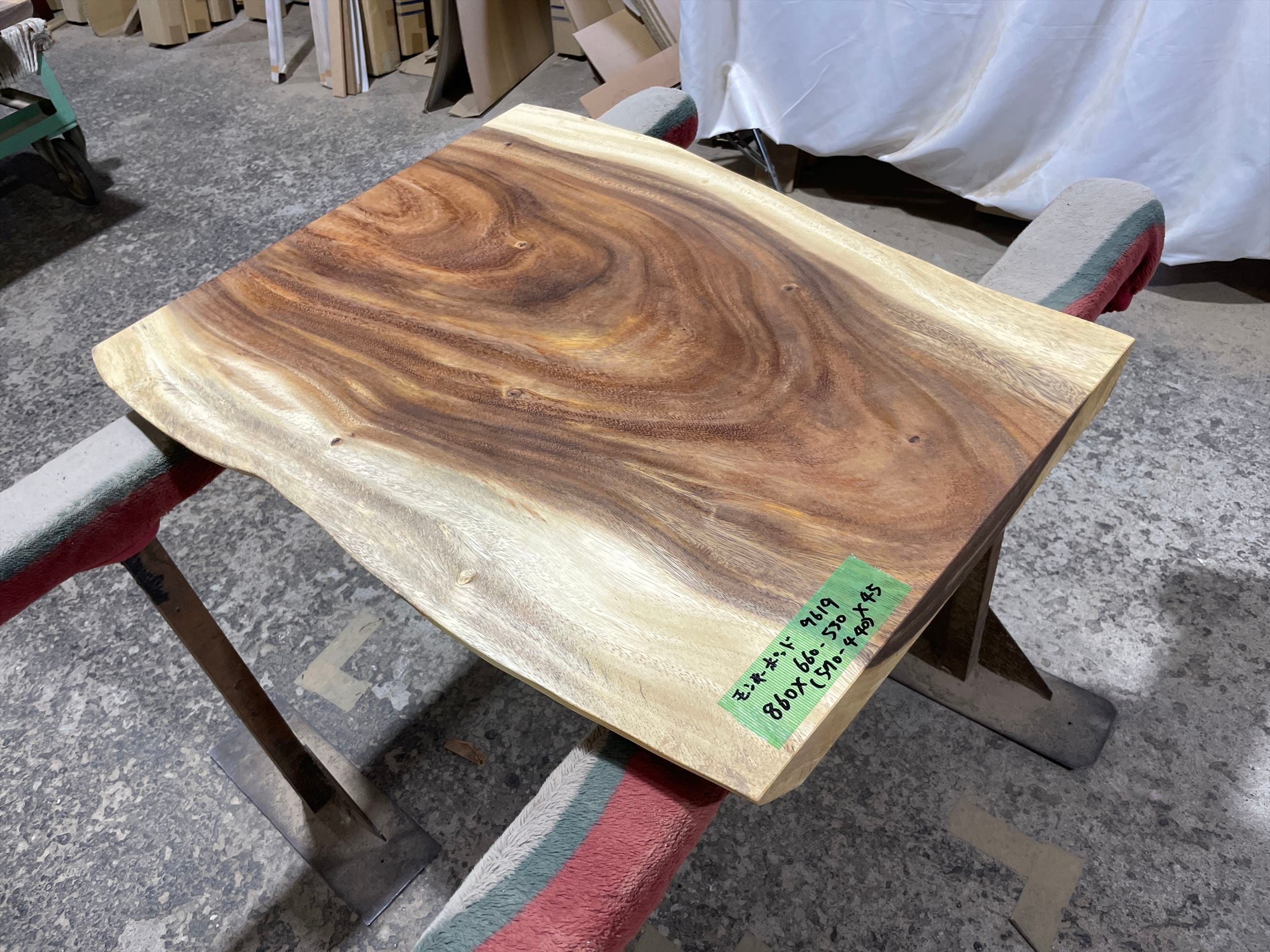 モンキーポッド9619 一枚板無垢 乾燥材 860x660-530x45mm カウンター センターテーブル ダイニングテーブル