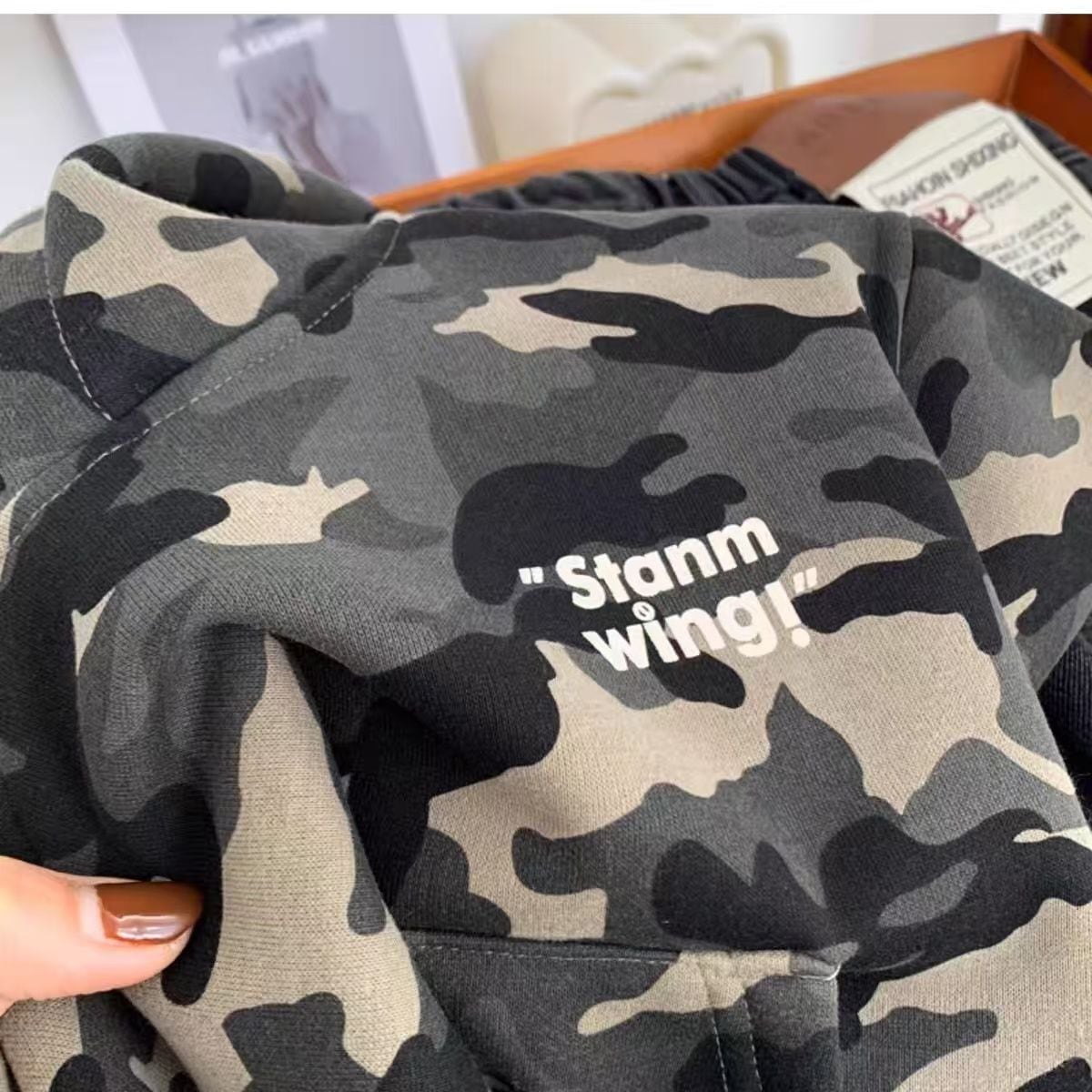 カモフラージュ裏起毛パーカー