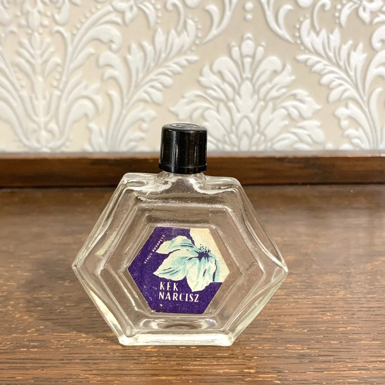 ハンガリー 六角形の香水瓶 | kolbenova