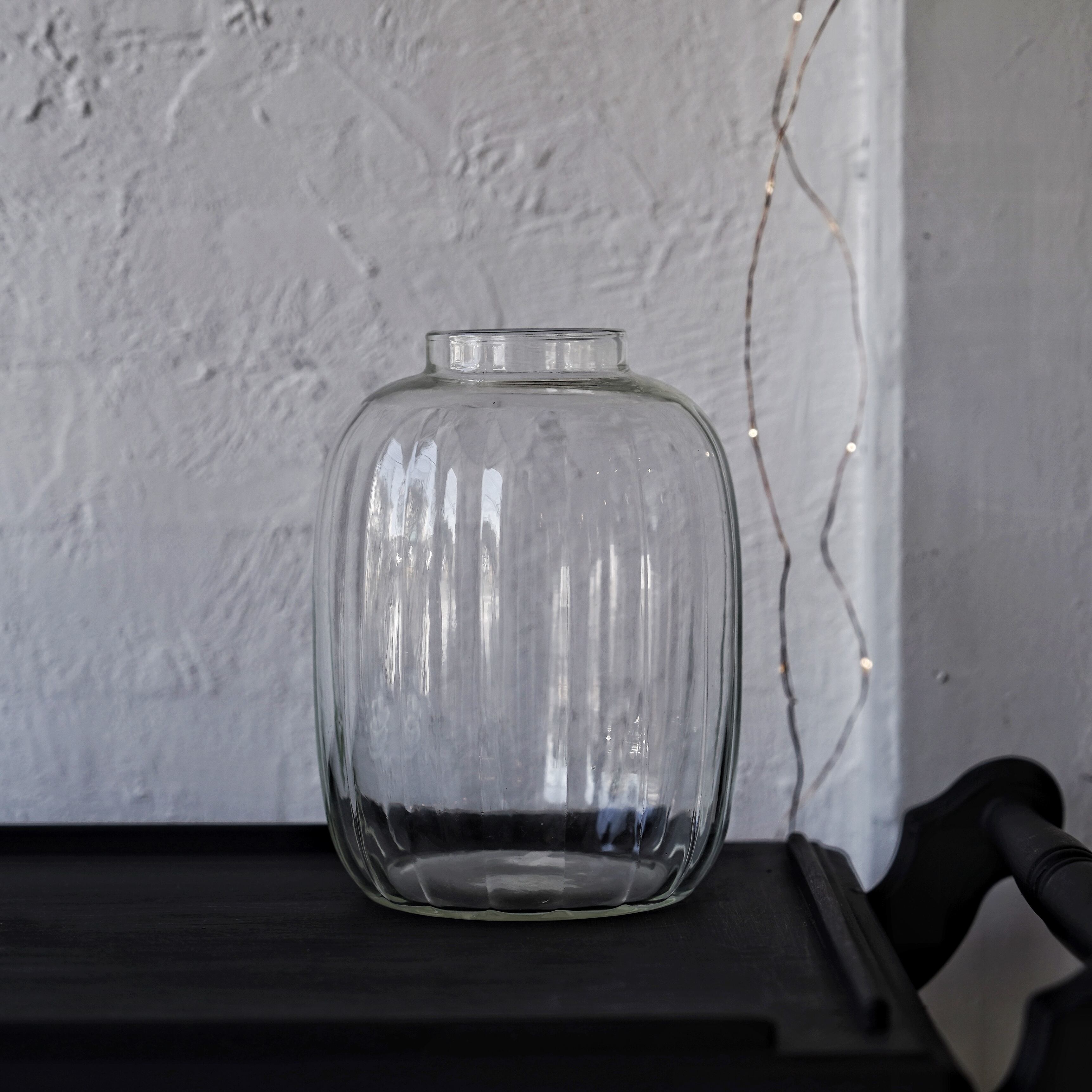 ベトナム製リサイクルガラスフラワーベース(H21cm)