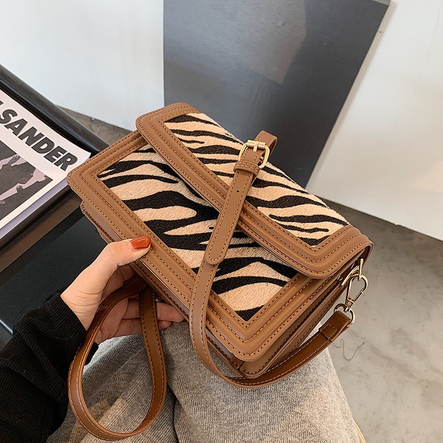 パターンオータムウィンター 秋物 冬物 スクウェア メッセンジャーバッグ Tiancai_Wing_Bag37467480705