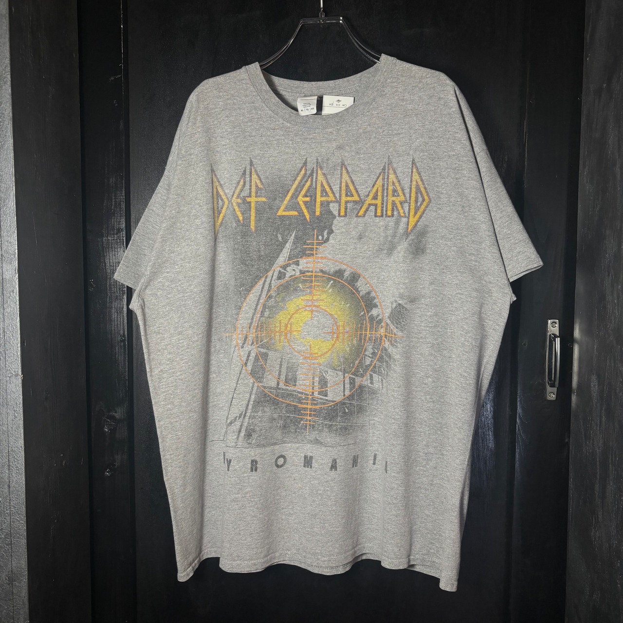 GILDAN Def Leppard　Pyromania　Band T-shirt デフレパード　パイロマニア　炎のターゲット　バンドTシャツ