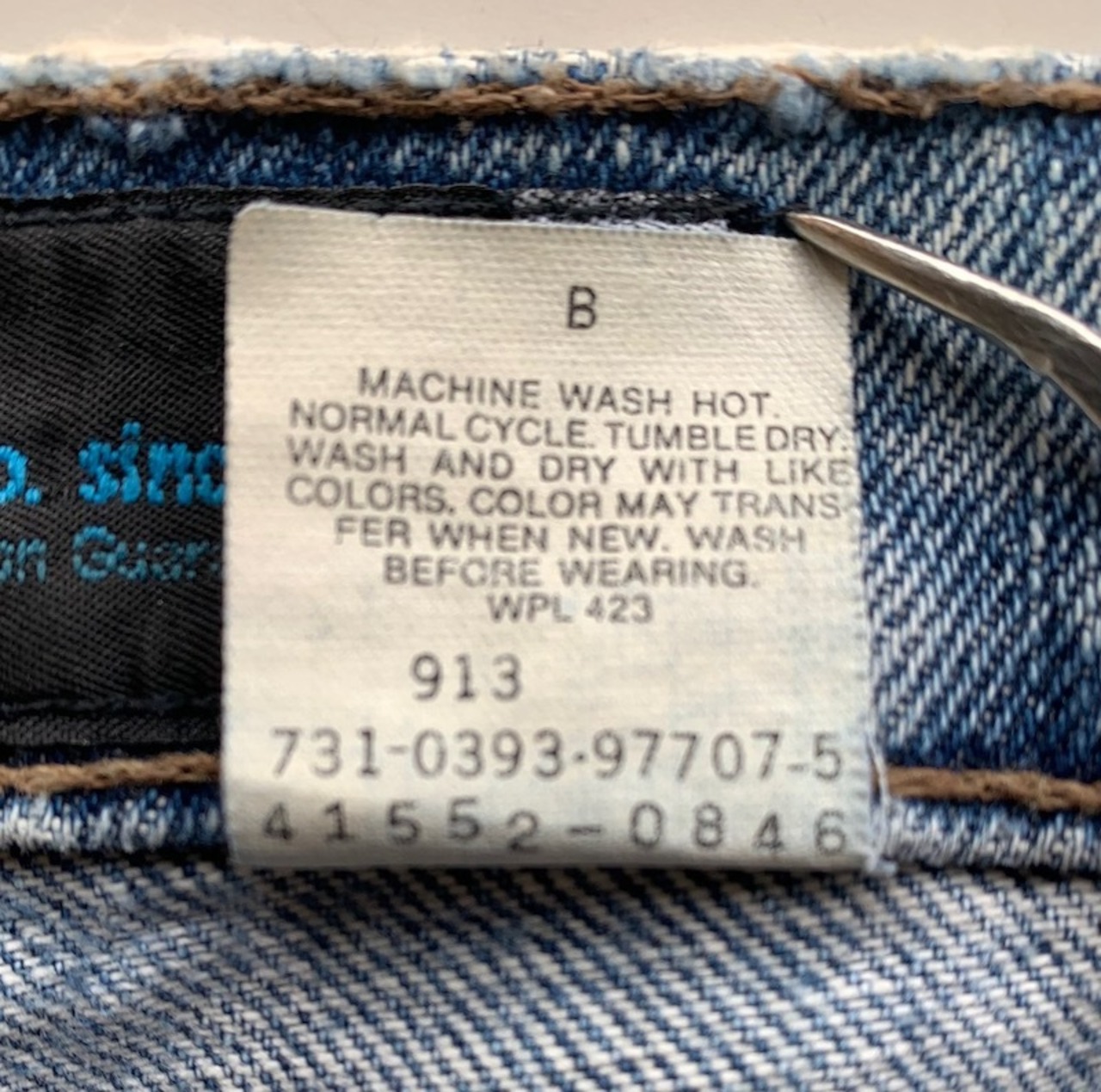 098リーバイスシルバータブRELAXED1993年米国製W98cm(ぐるり)L81cm(股下)です。