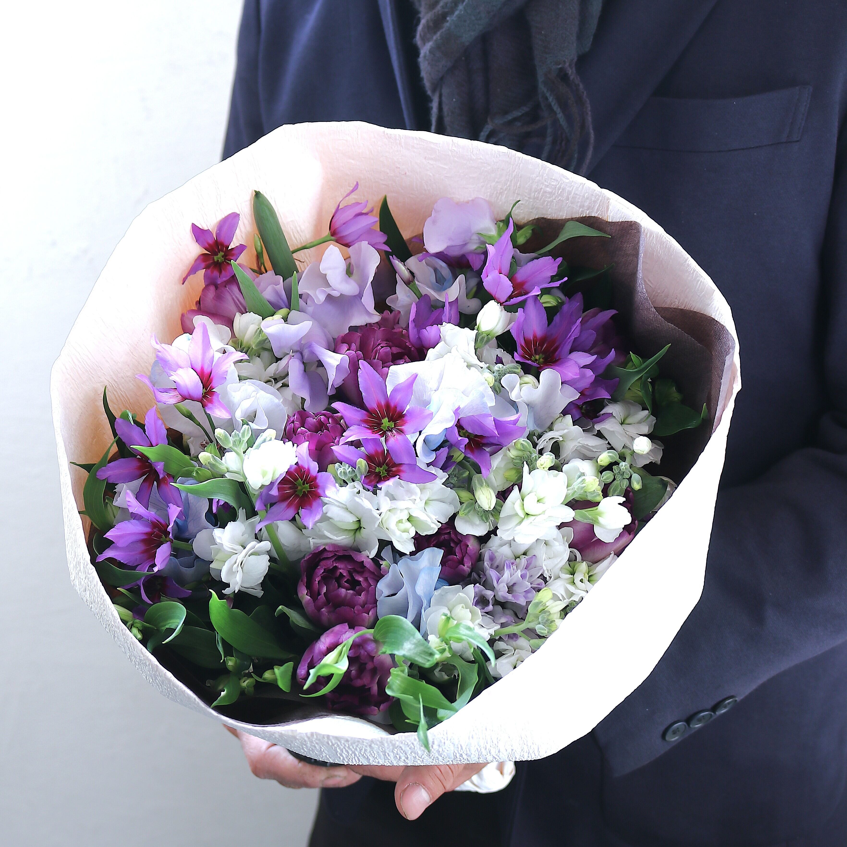 春の花束「春の香りをぎゅっと詰め込んだ紫系の大人ミックスブーケ」M