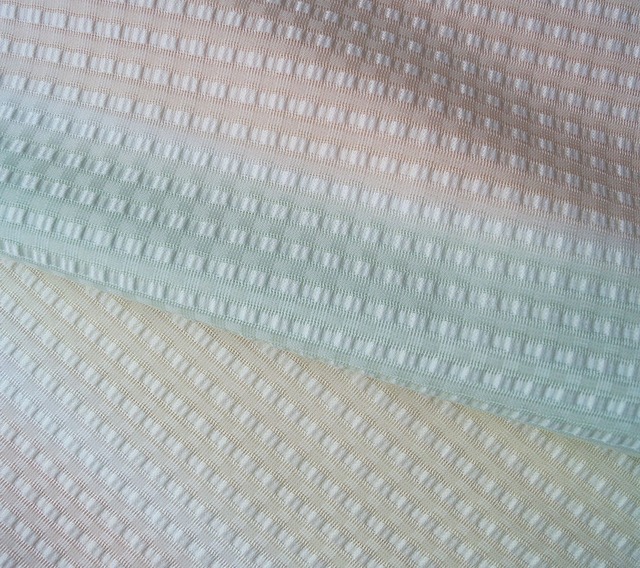 【和小物さくら・帯揚げ】薄水柿色×夏虫色×女郎花色　絽格子防染糸横段ぼかし帯揚げ　250624④