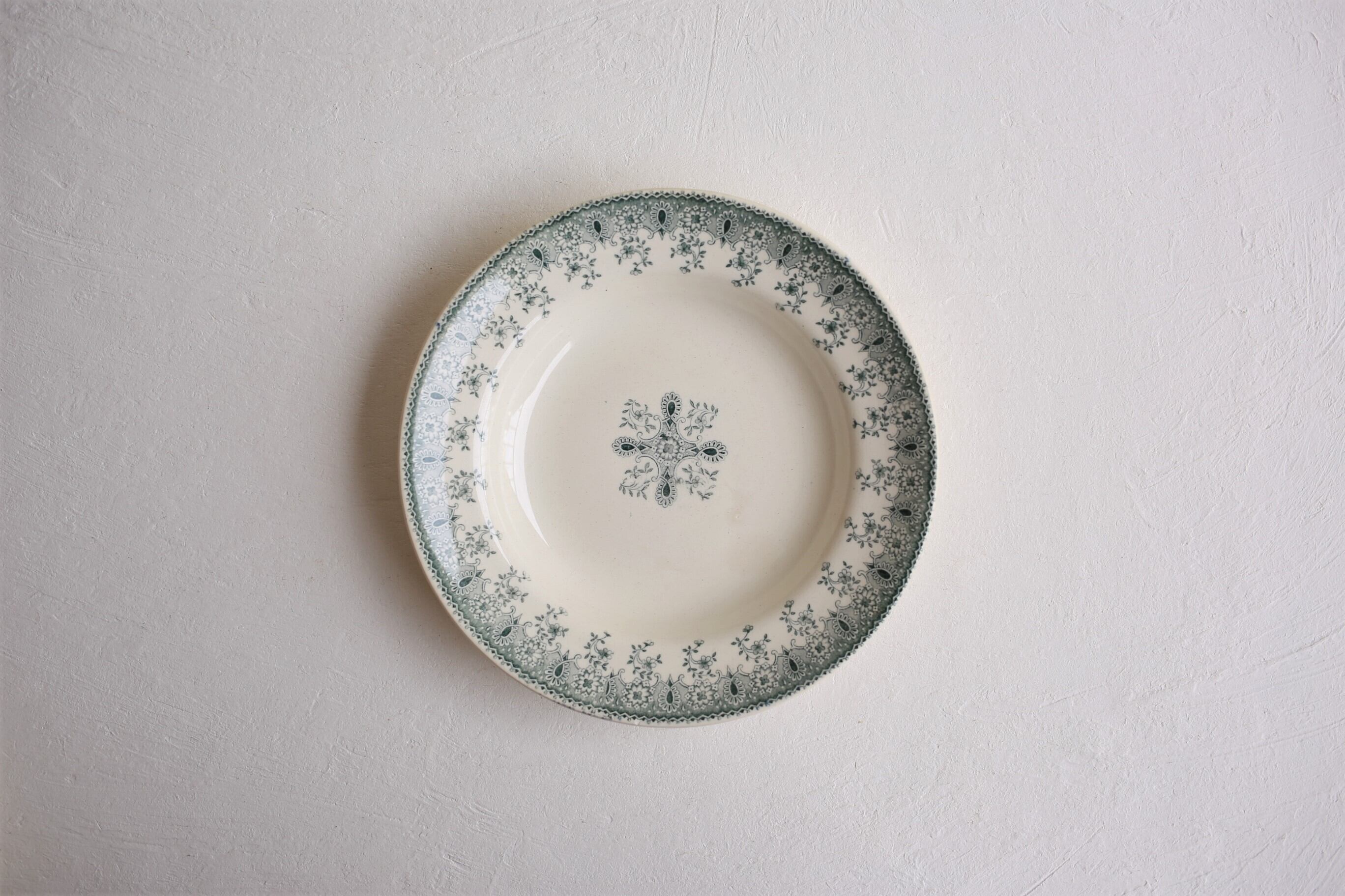 フランス アンティーク Choisy le Roi ショワジールロワ 『グリーンの小花のガーランド 』 深皿 N-03417a