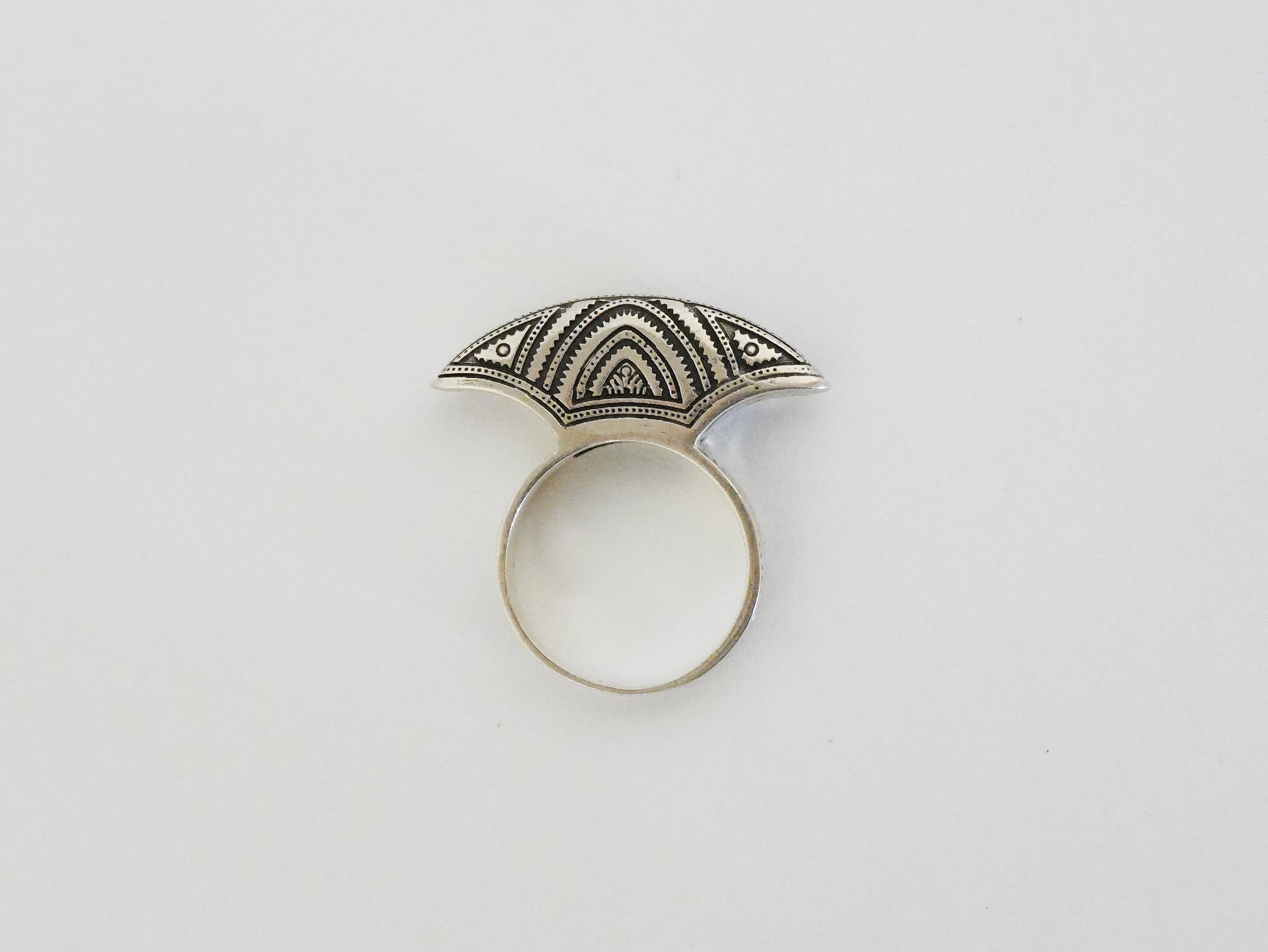 モロッコ 重層的三角模様 シルバーリング (トゥアレグ族) | wouet