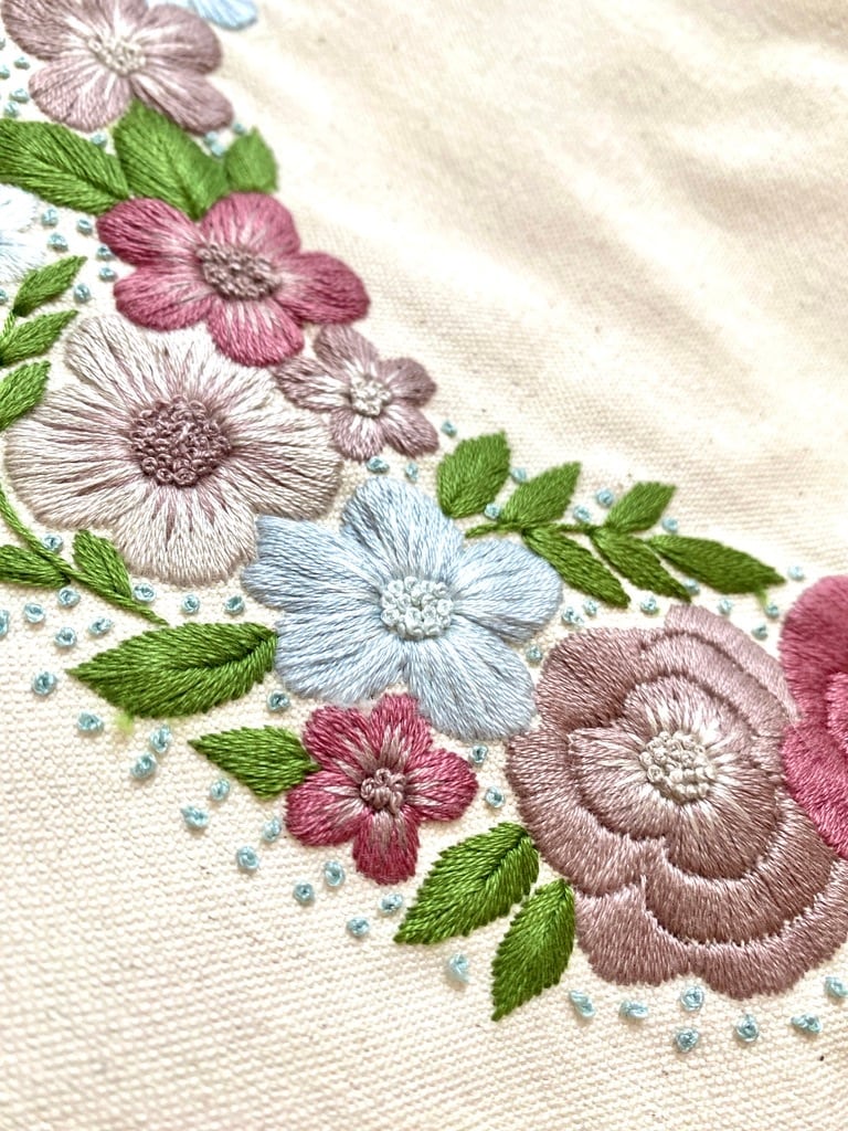 刺繍ウォールアート「咲-saki-」|Ahlam -アハラーム- 刺繍ウォールアート「咲-saki-」|Ahlam -アハラーム-