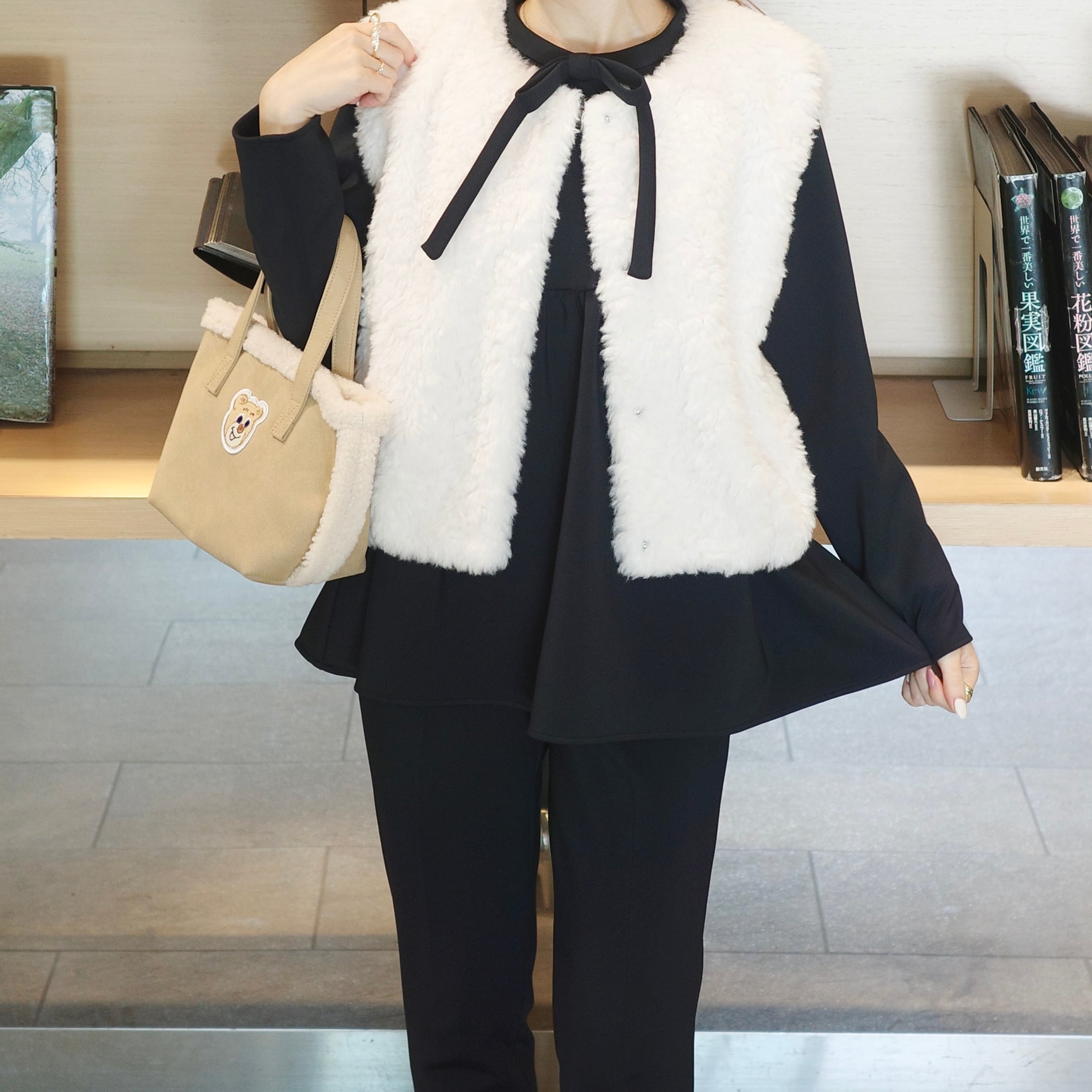 marshmallow ribbon blouse / navy | hitomi