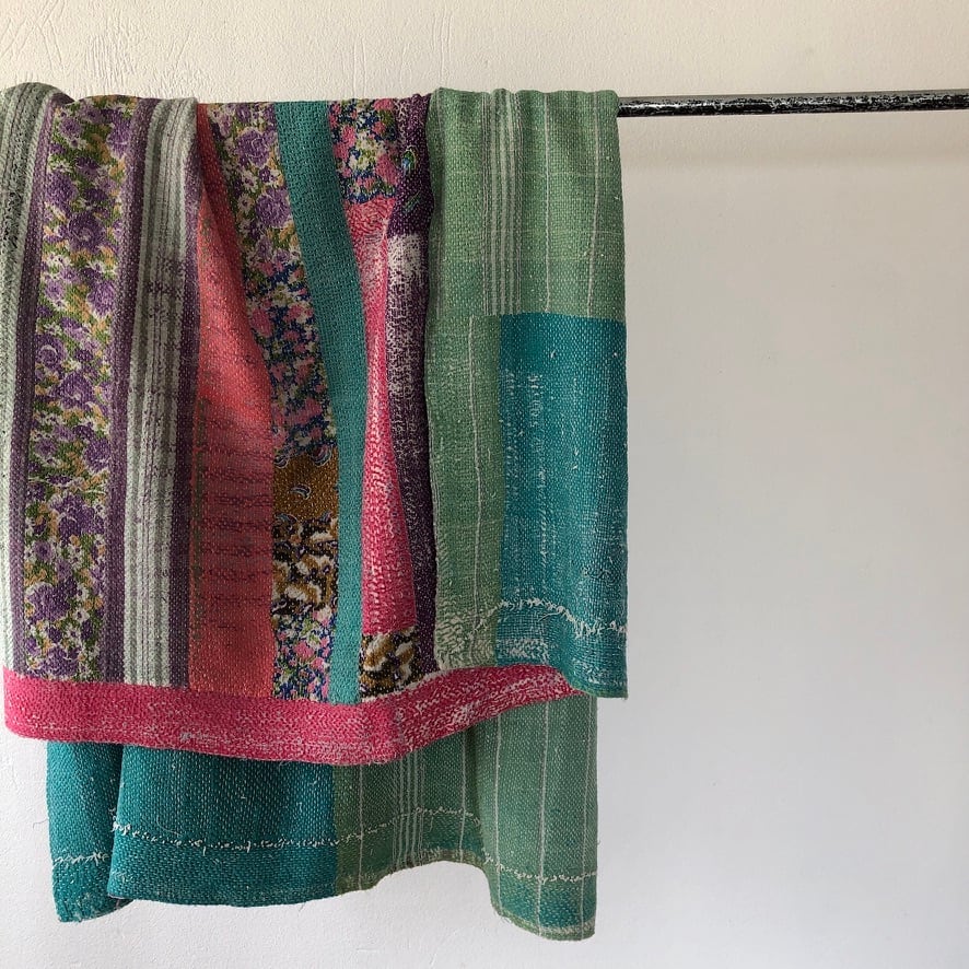 Vintage patchwork kantha quilt pink trim ヴィンテージパッチワーク