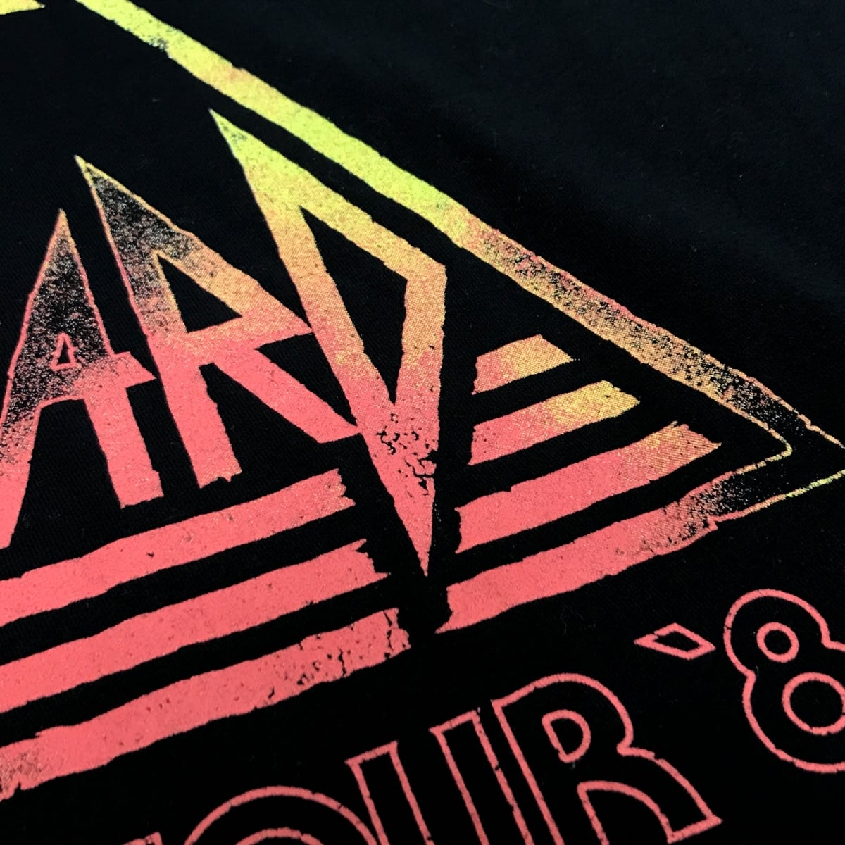 DEF LEPPARD デフレパード 80sロゴ ビッグトライアングル ロゴ T DEF LEPPARD デフレパード 80sロゴ ビッグトライアングル ロゴ T