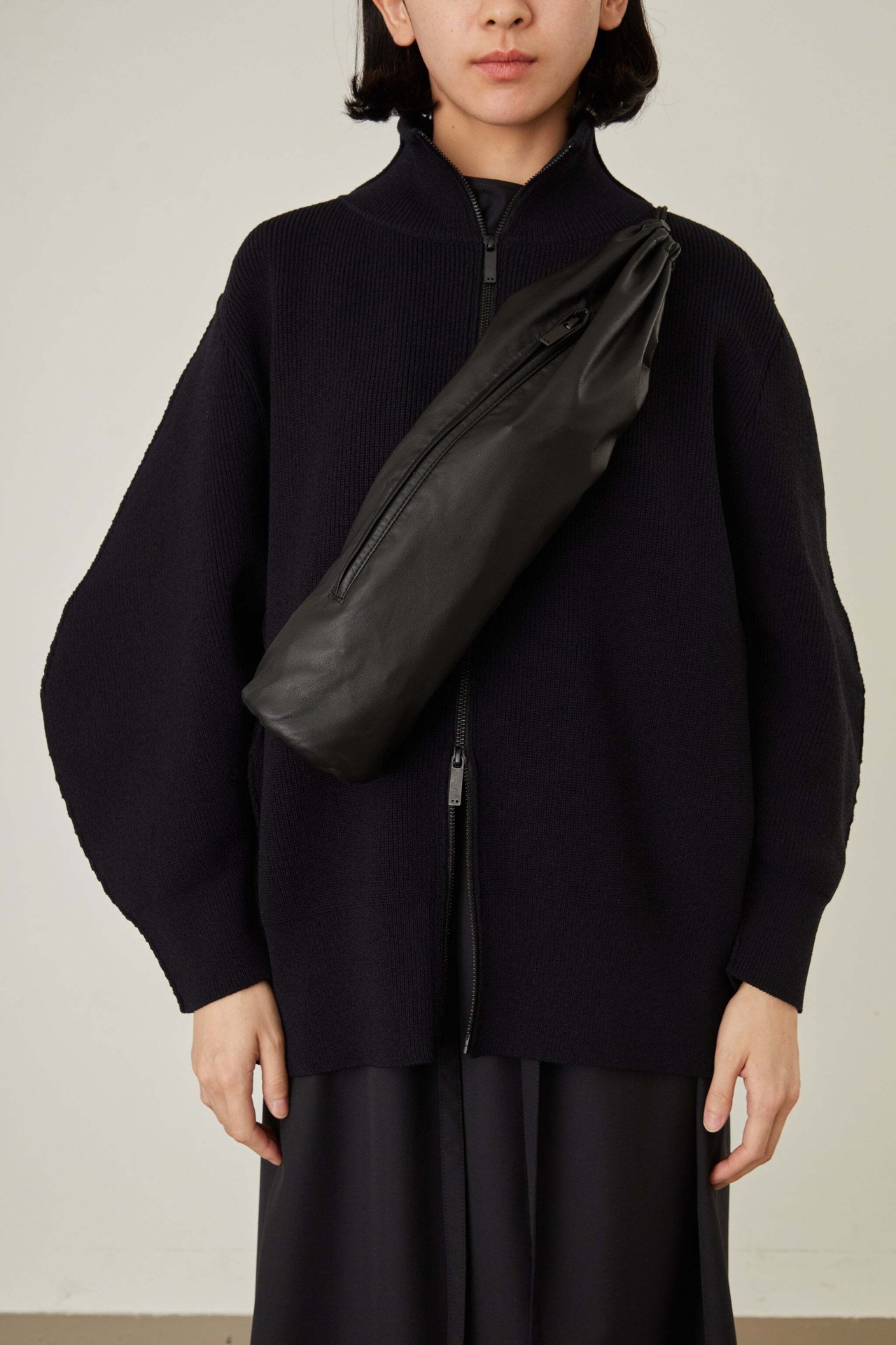 i’m here - TUBE Leather Bag :Black|チューブ型/カウレザー