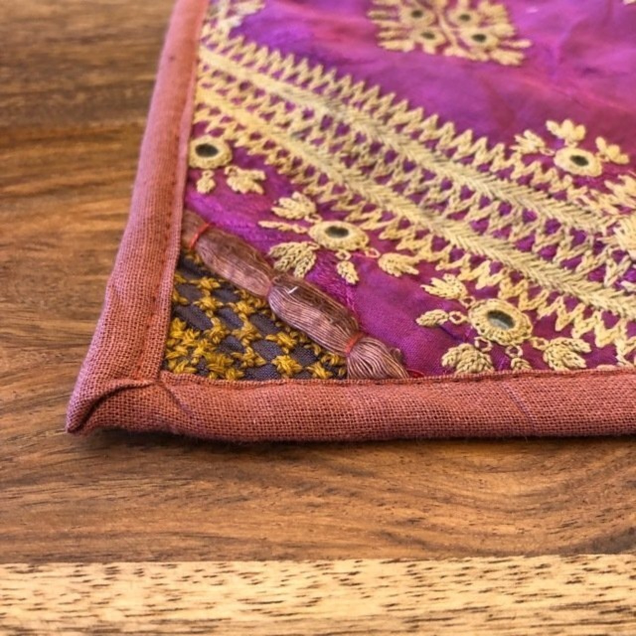 TOPANGA Kitchen グジャラート刺繍　ランチマット　40×30cm　ブラウン