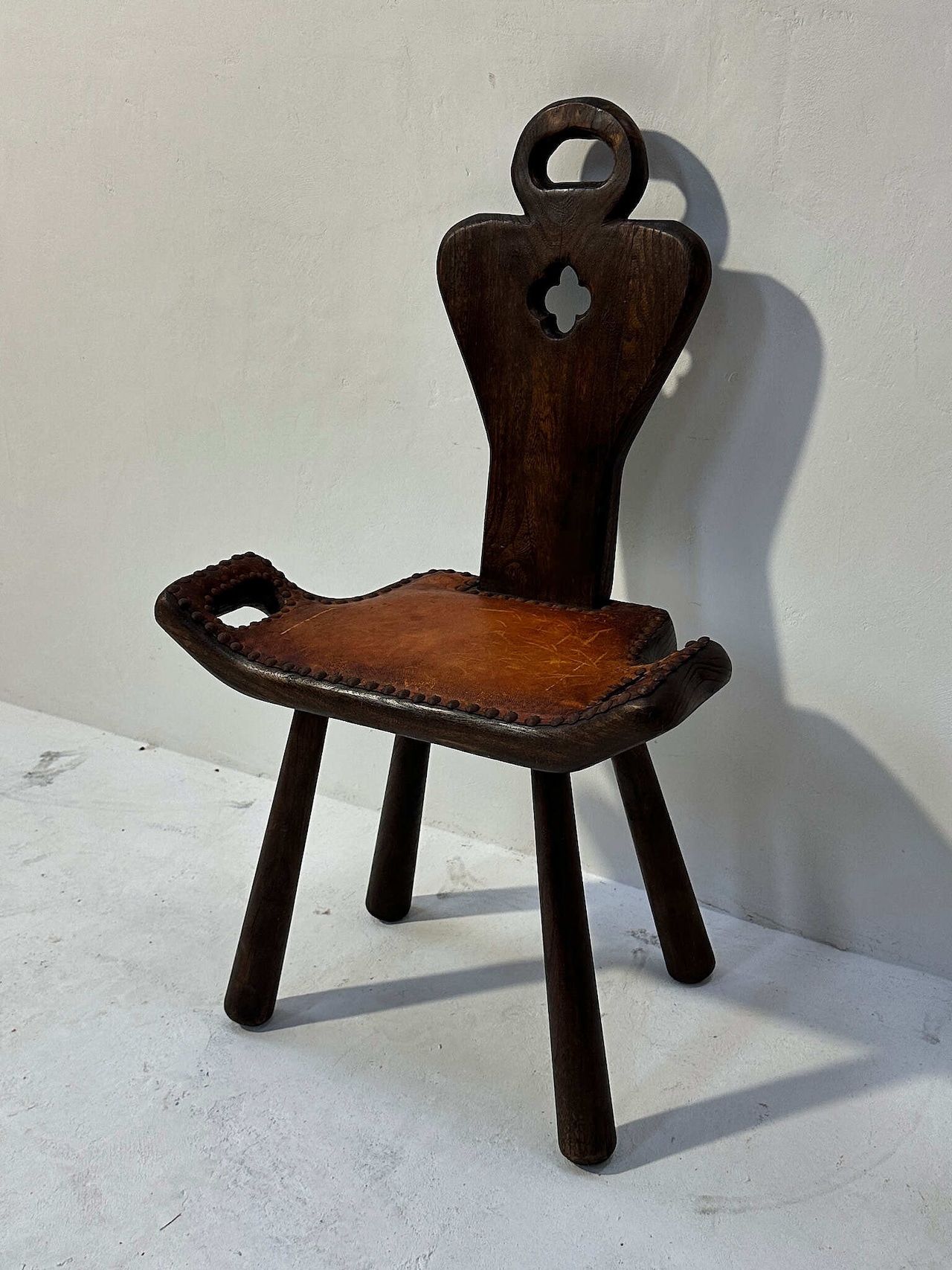 革張りのシェファードチェア