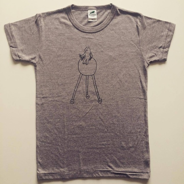 「makomo　Tシャツ（丸クルマ）　薄いブラウン　XSサイズ」 - メイン画像