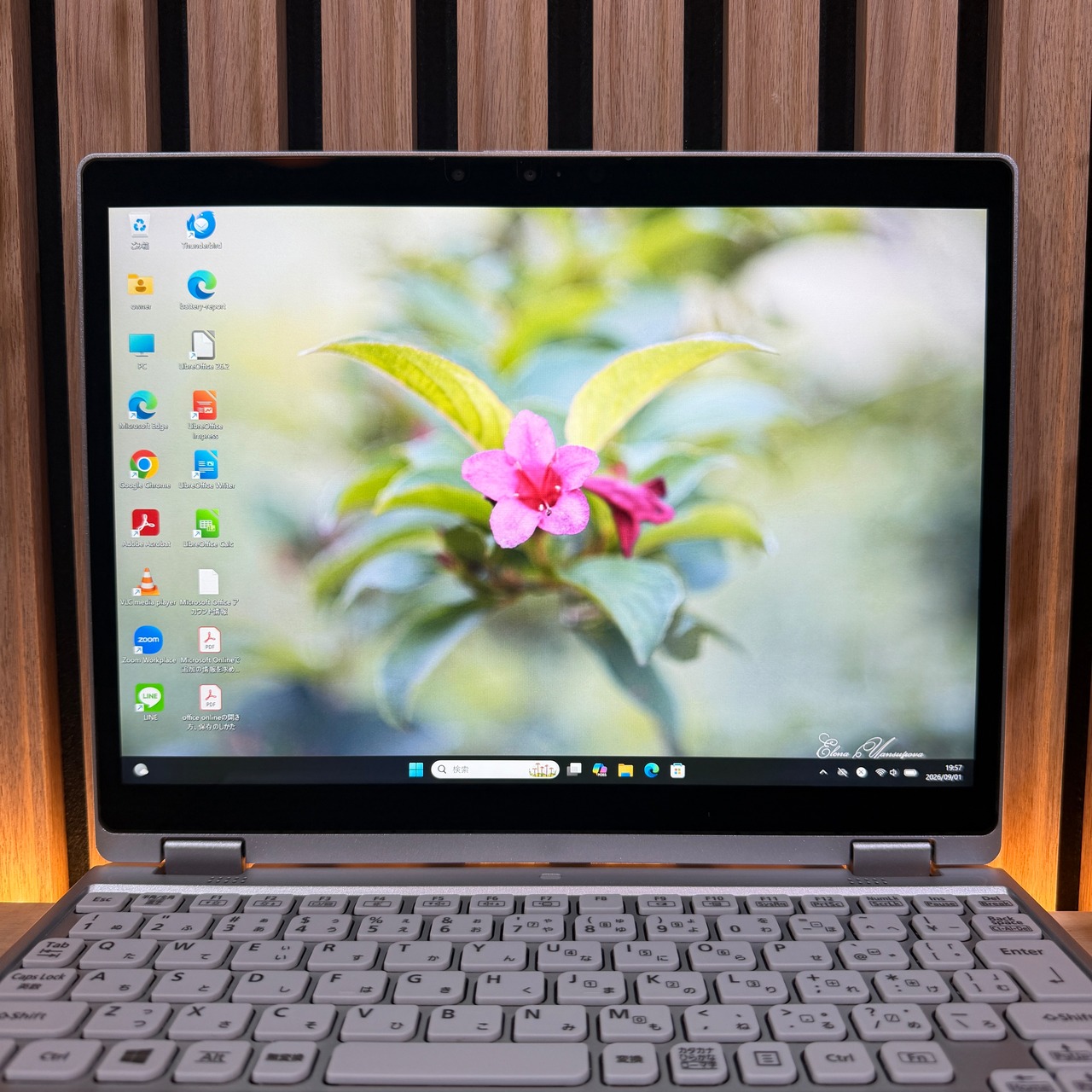 ☘SIMフリー&i7搭載‼️レッツノートQV1☘メモリ16GB☘SSD512GB☘️タッチパネル式☘第11世代☘️ノートパソコン